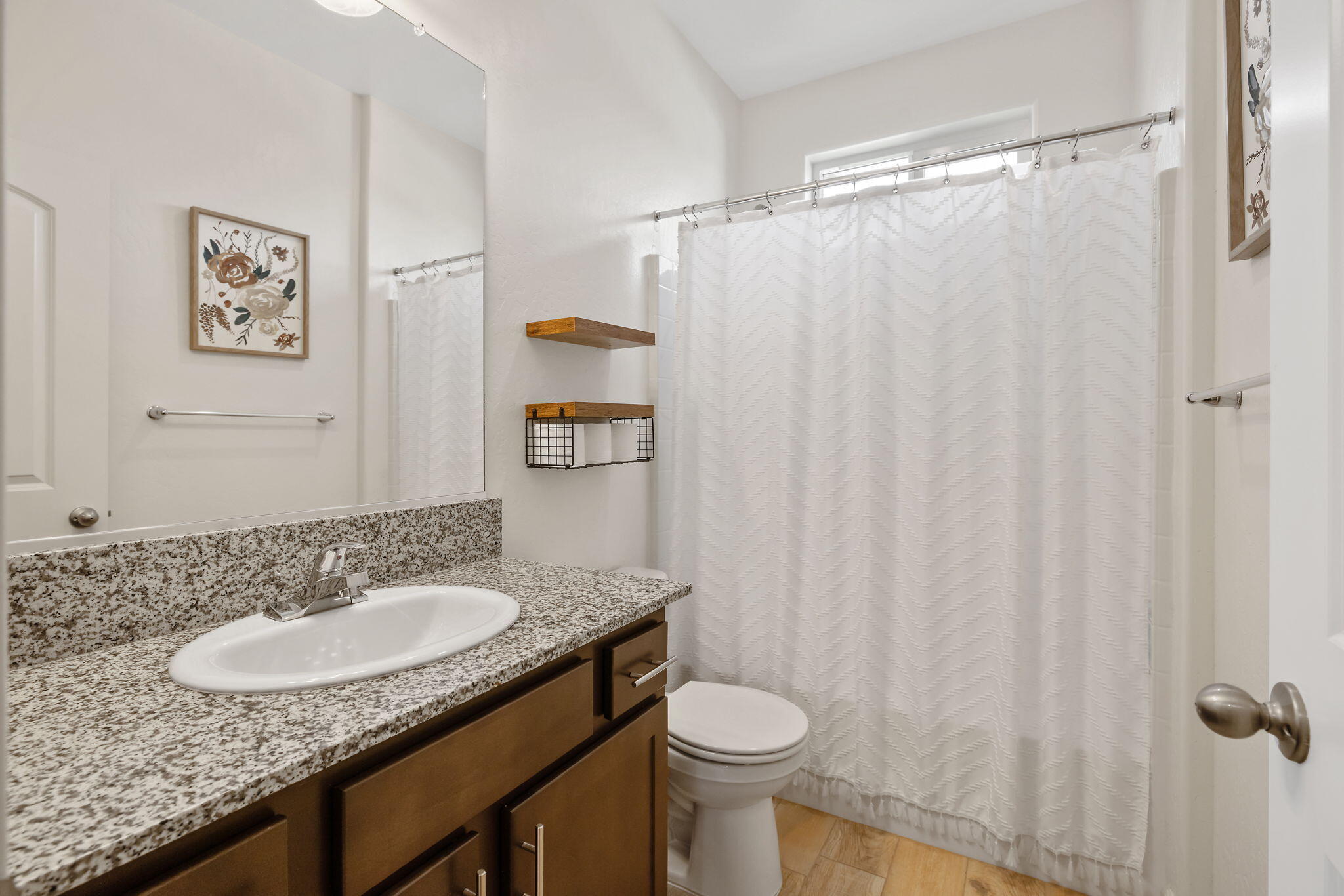2080 Bolton Ave, Tulare, CA 93274