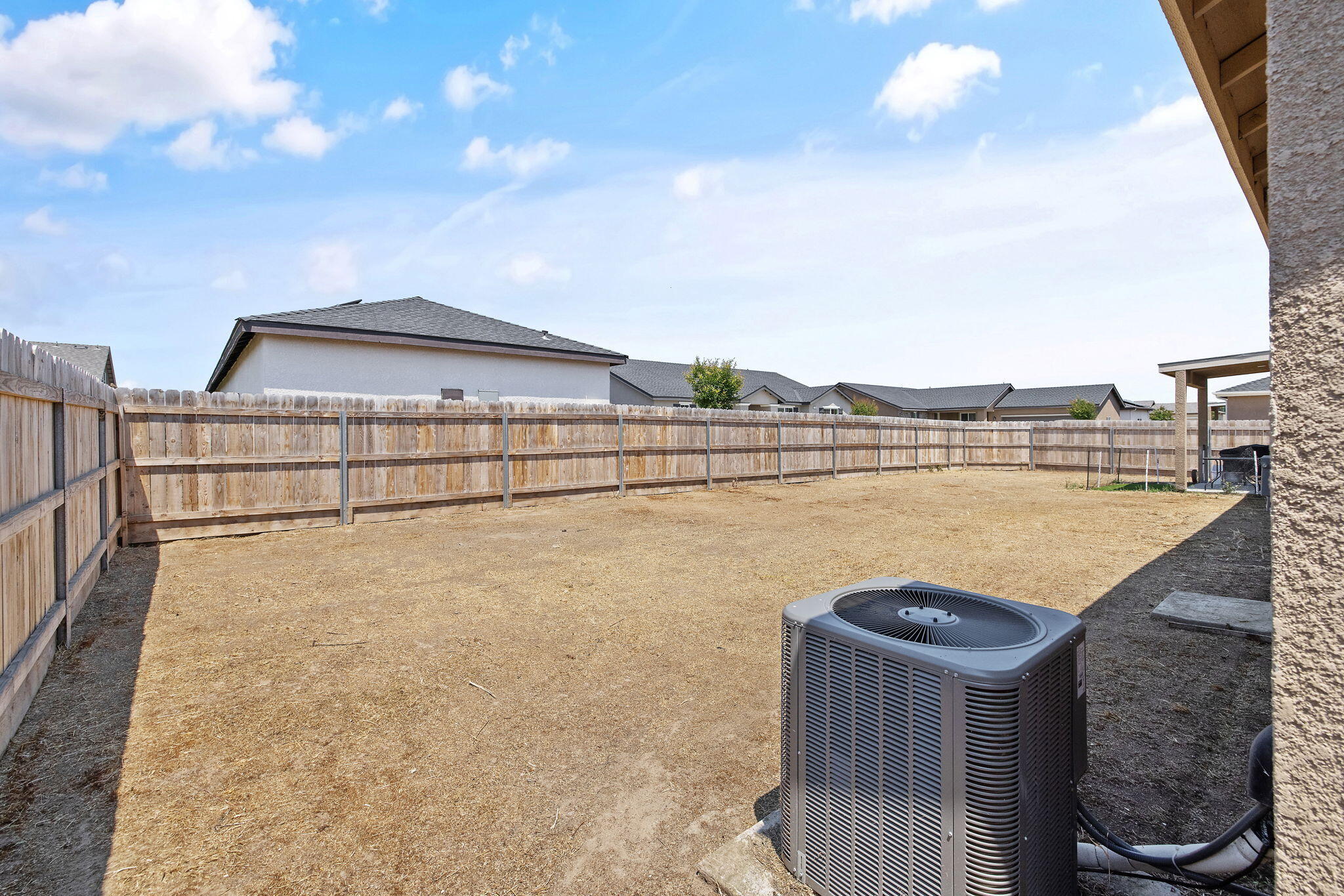 2080 Bolton Ave, Tulare, CA 93274