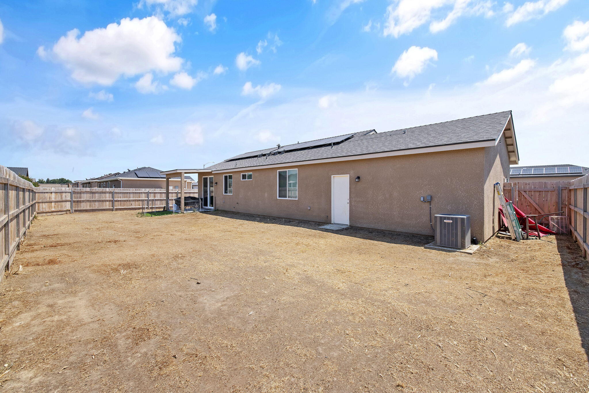 2080 Bolton Ave, Tulare, CA 93274