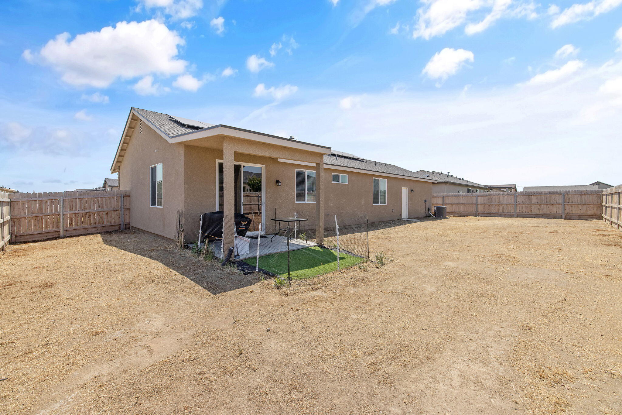 2080 Bolton Ave, Tulare, CA 93274