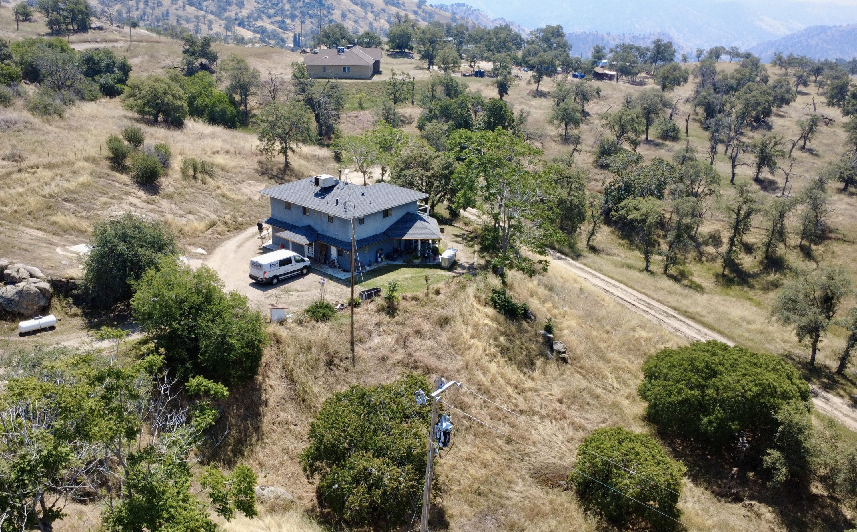 34141 Bronco Ln, Yokuts Valley, CA 93675