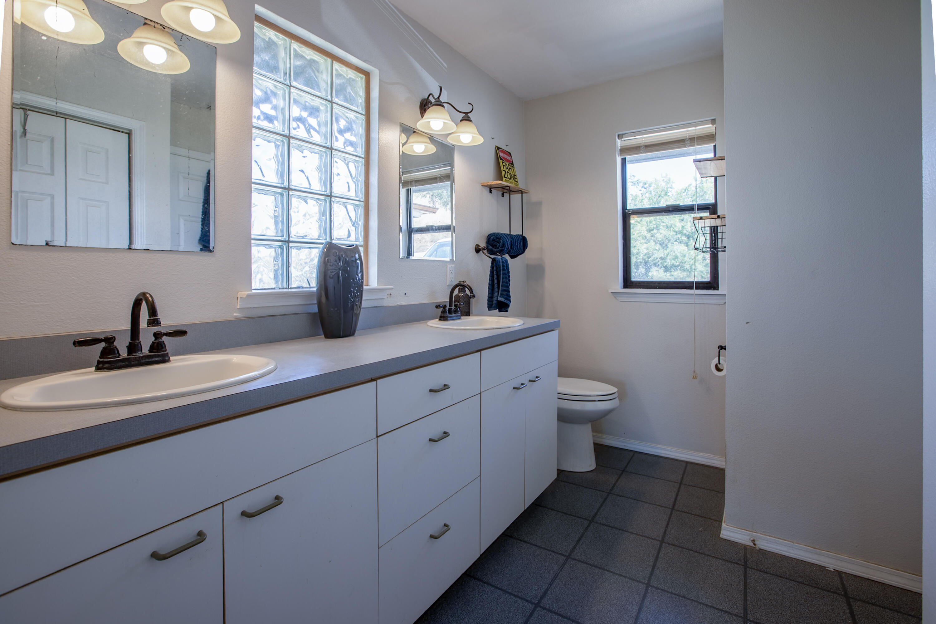 34141 Bronco Ln, Yokuts Valley, CA 93675