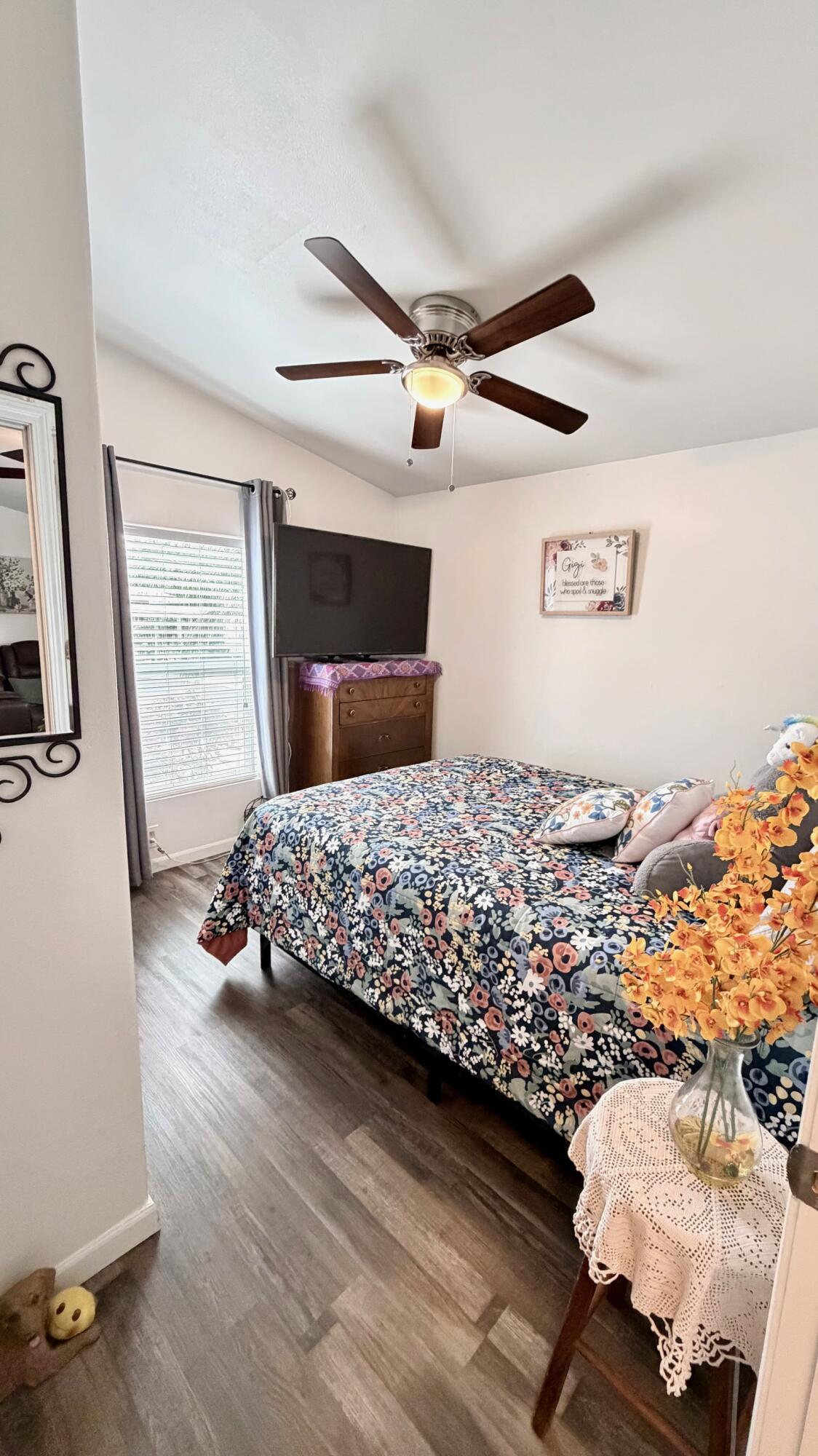 2400 W Midvalley Ave #R6, Visalia, CA 93277