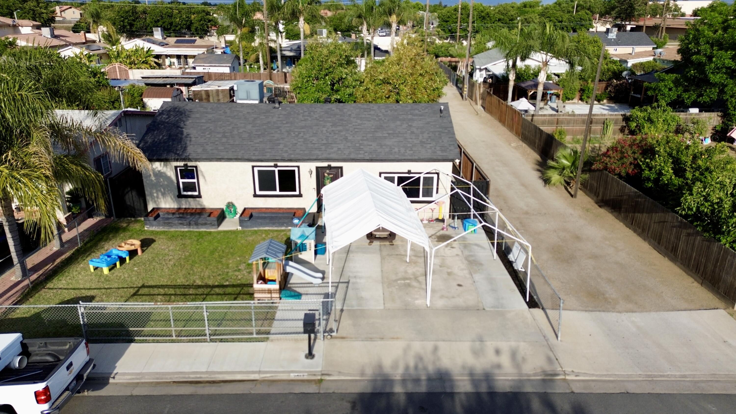 2014 Rounds St, Delano, CA 93215