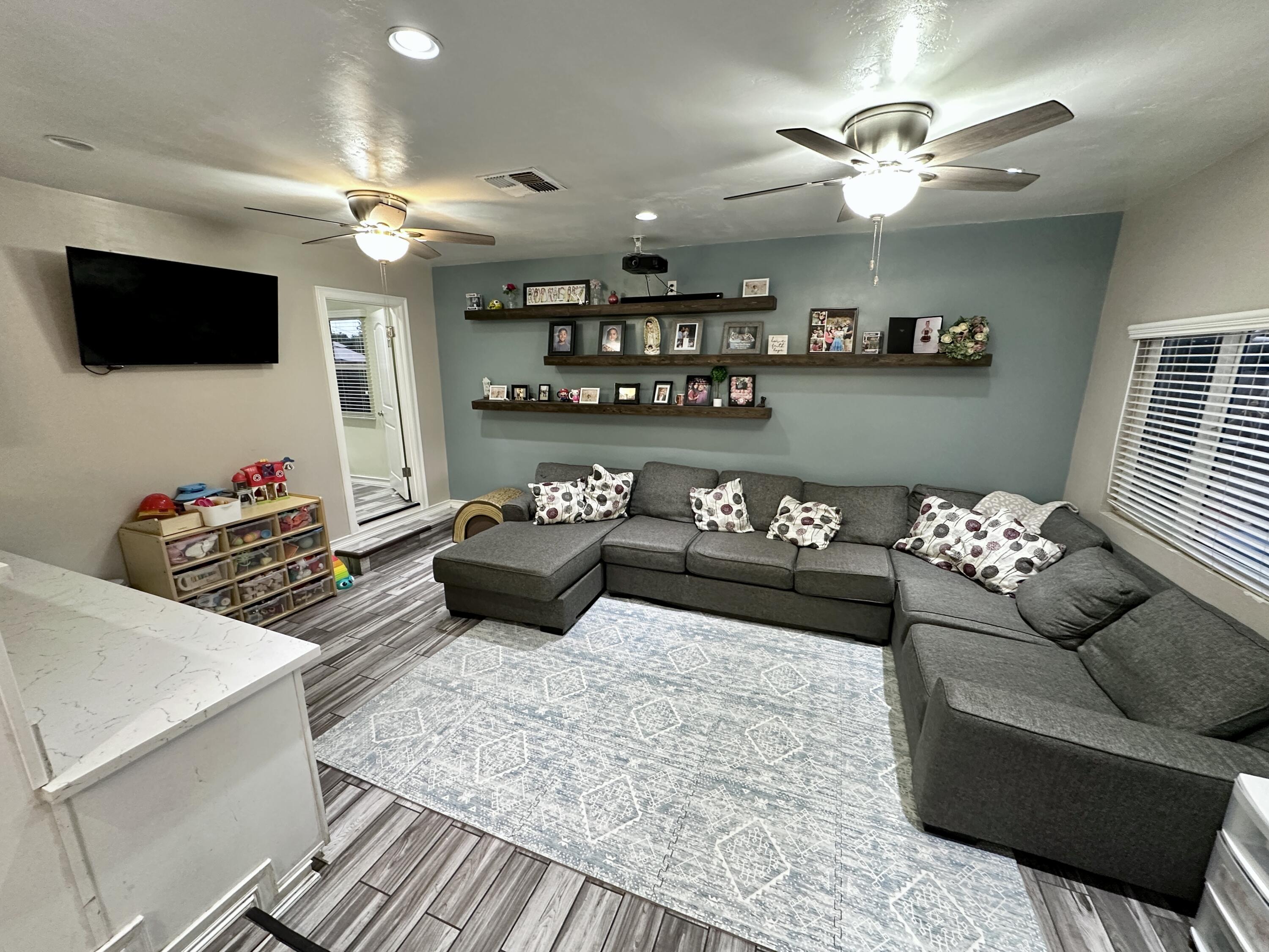 2014 Rounds St, Delano, CA 93215