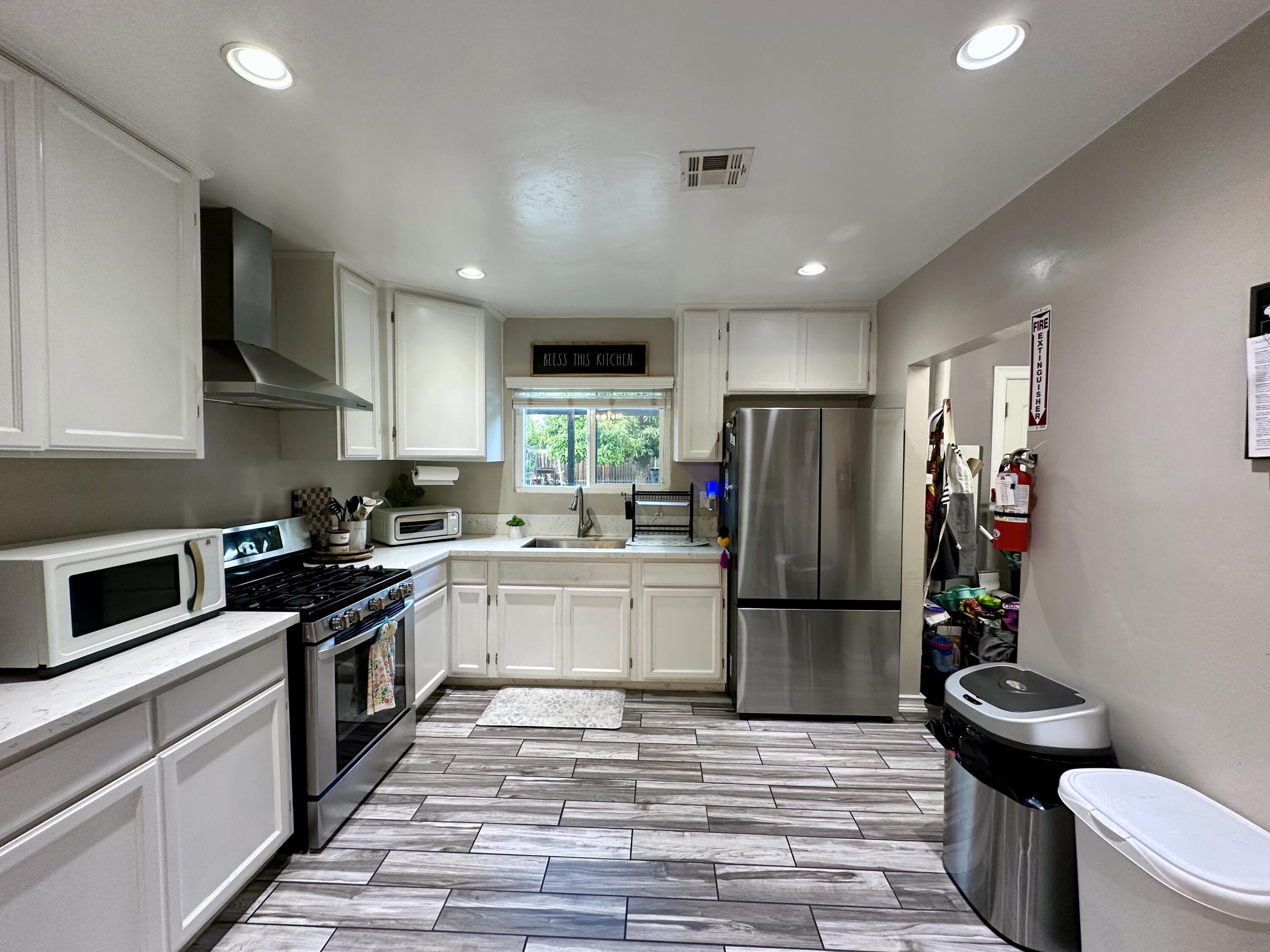 2014 Rounds St, Delano, CA 93215