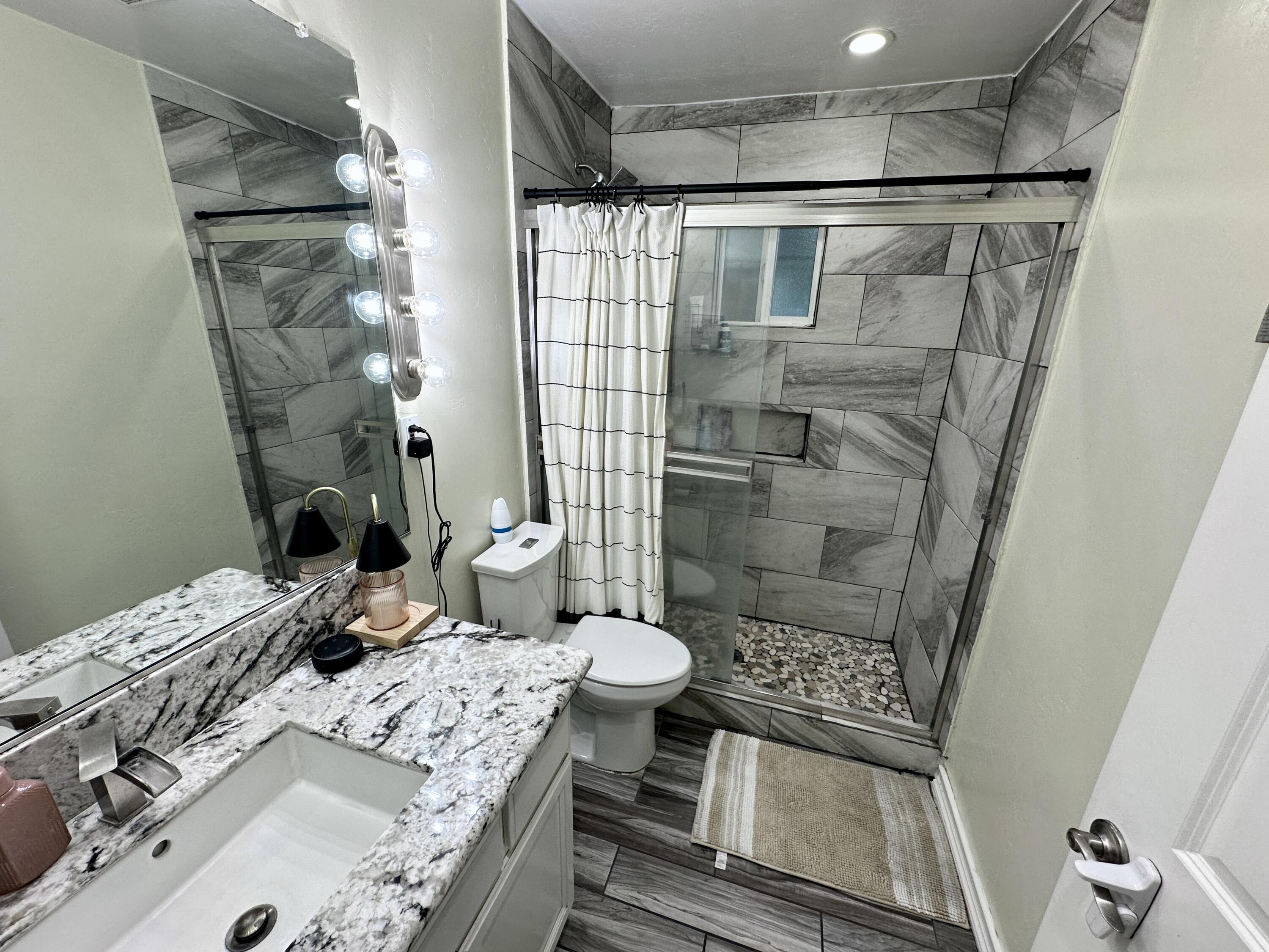 2014 Rounds St, Delano, CA 93215