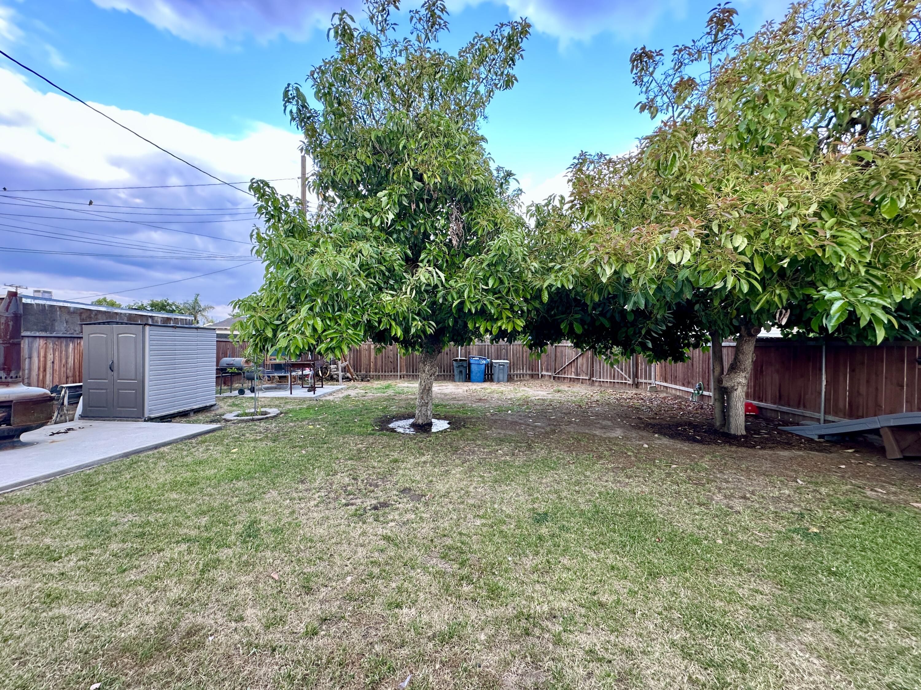 2014 Rounds St, Delano, CA 93215