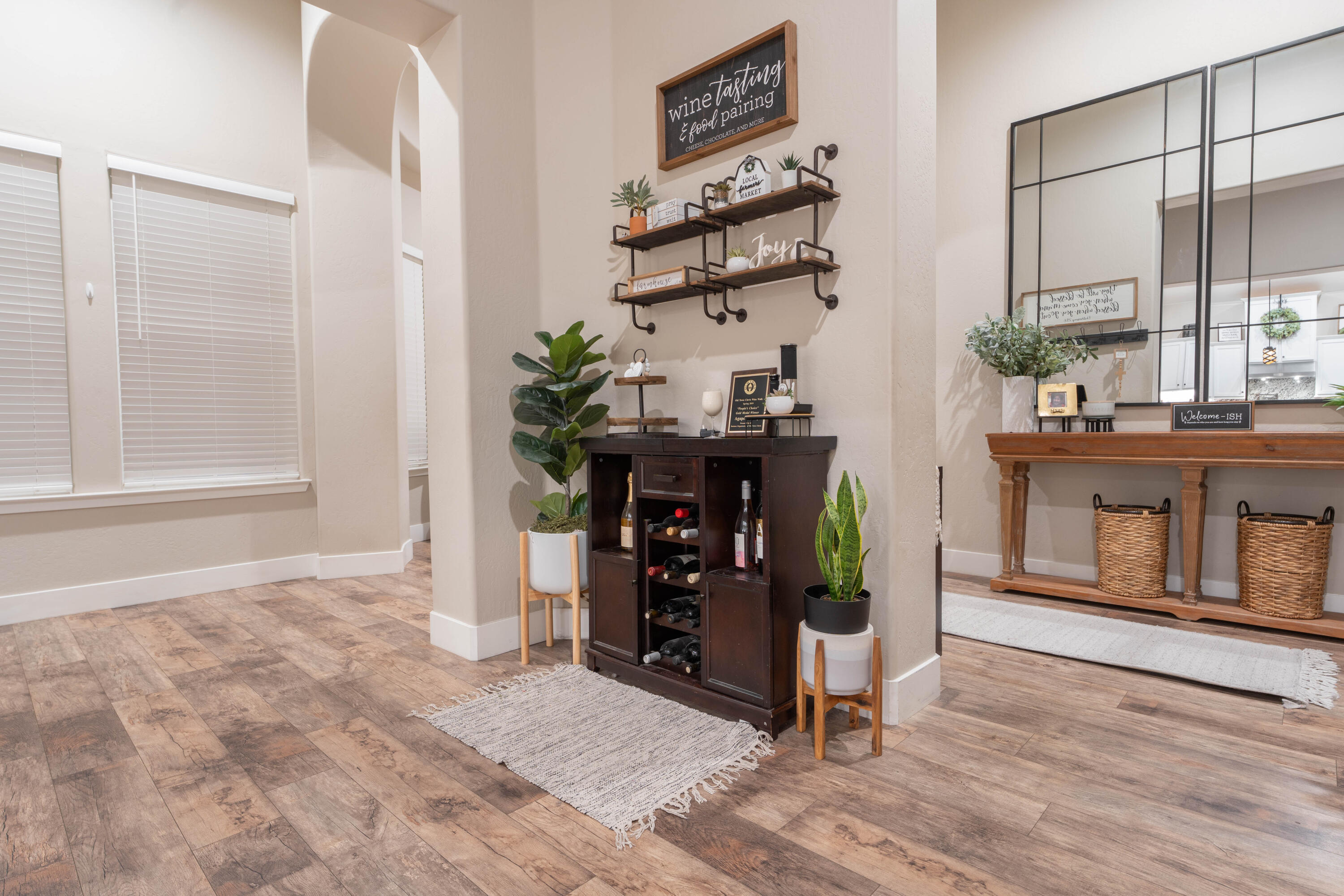 3601 W Lark Ave, Visalia, CA 93291