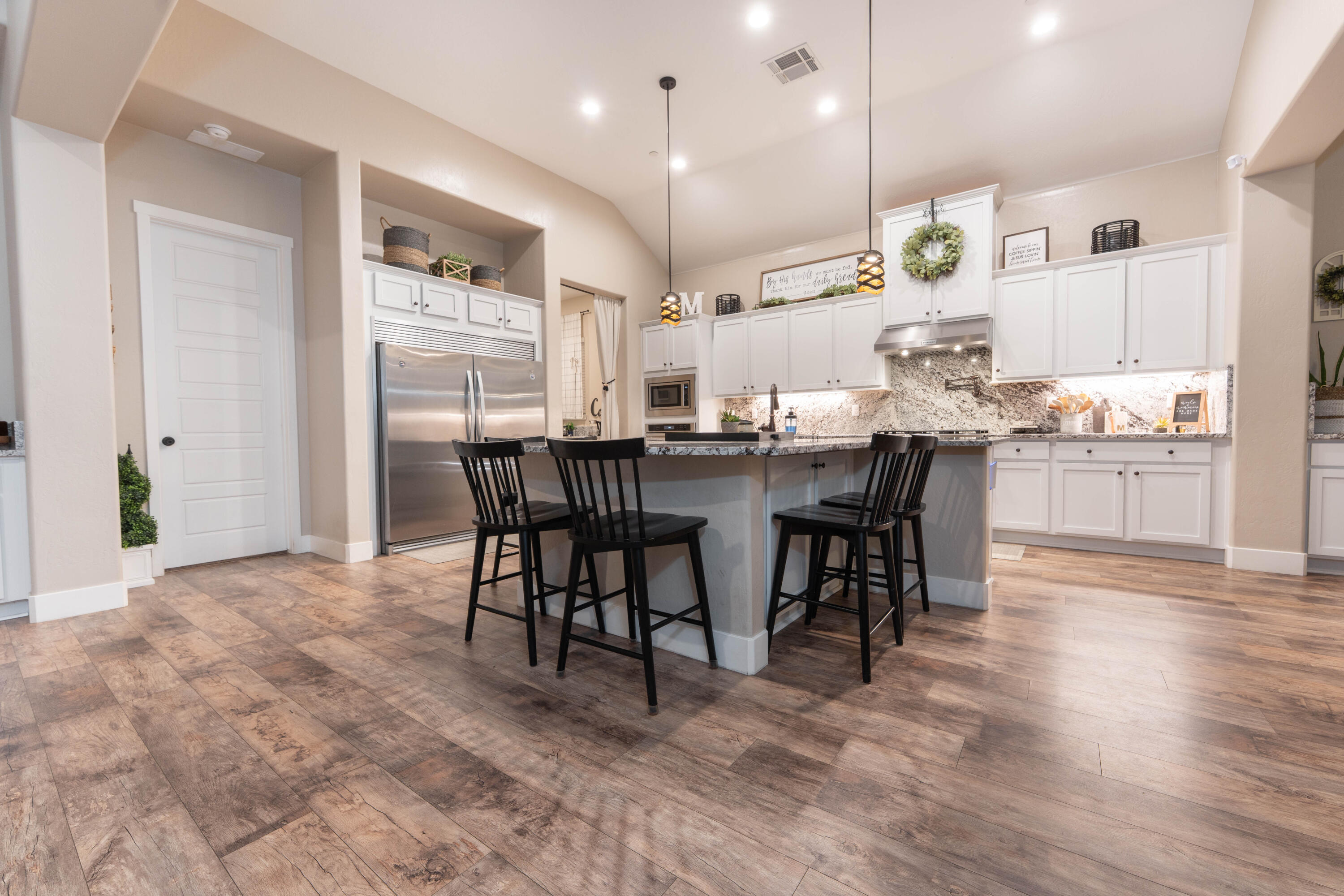 3601 W Lark Ave, Visalia, CA 93291