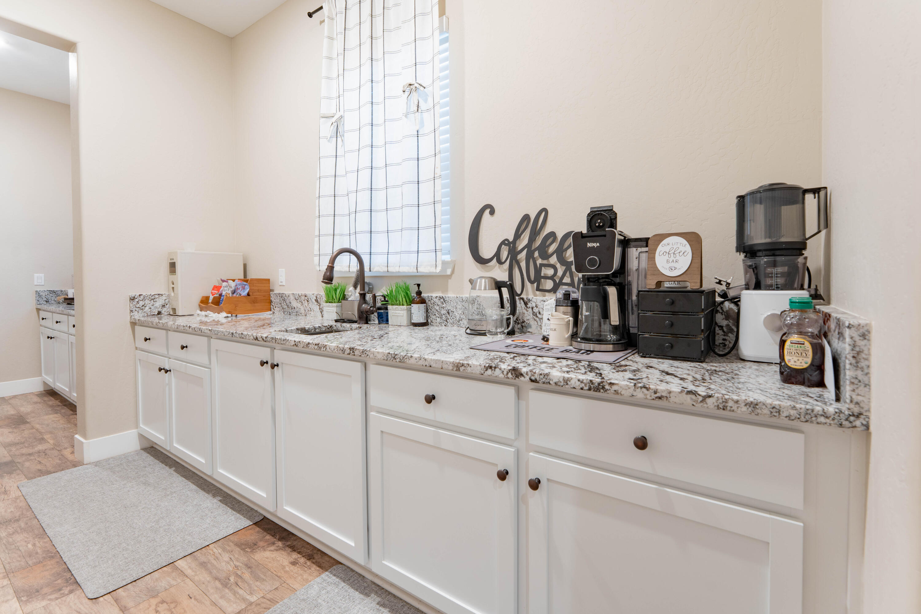 3601 W Lark Ave, Visalia, CA 93291
