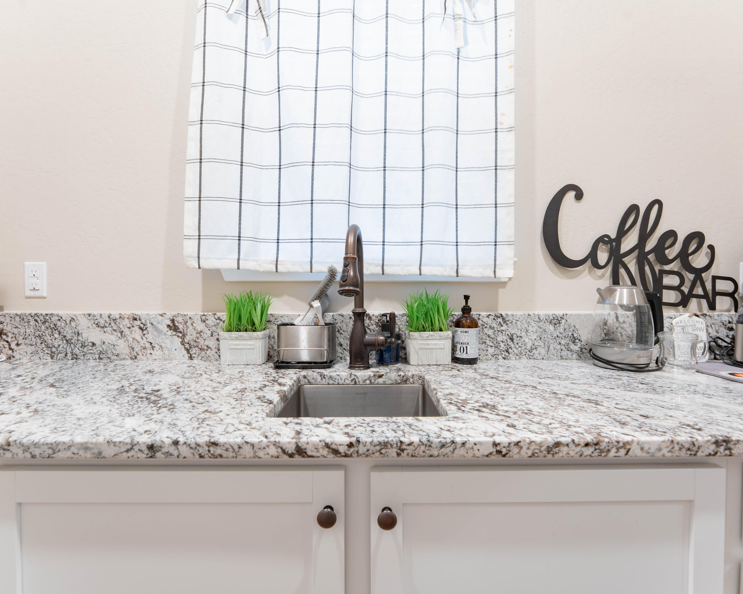 3601 W Lark Ave, Visalia, CA 93291