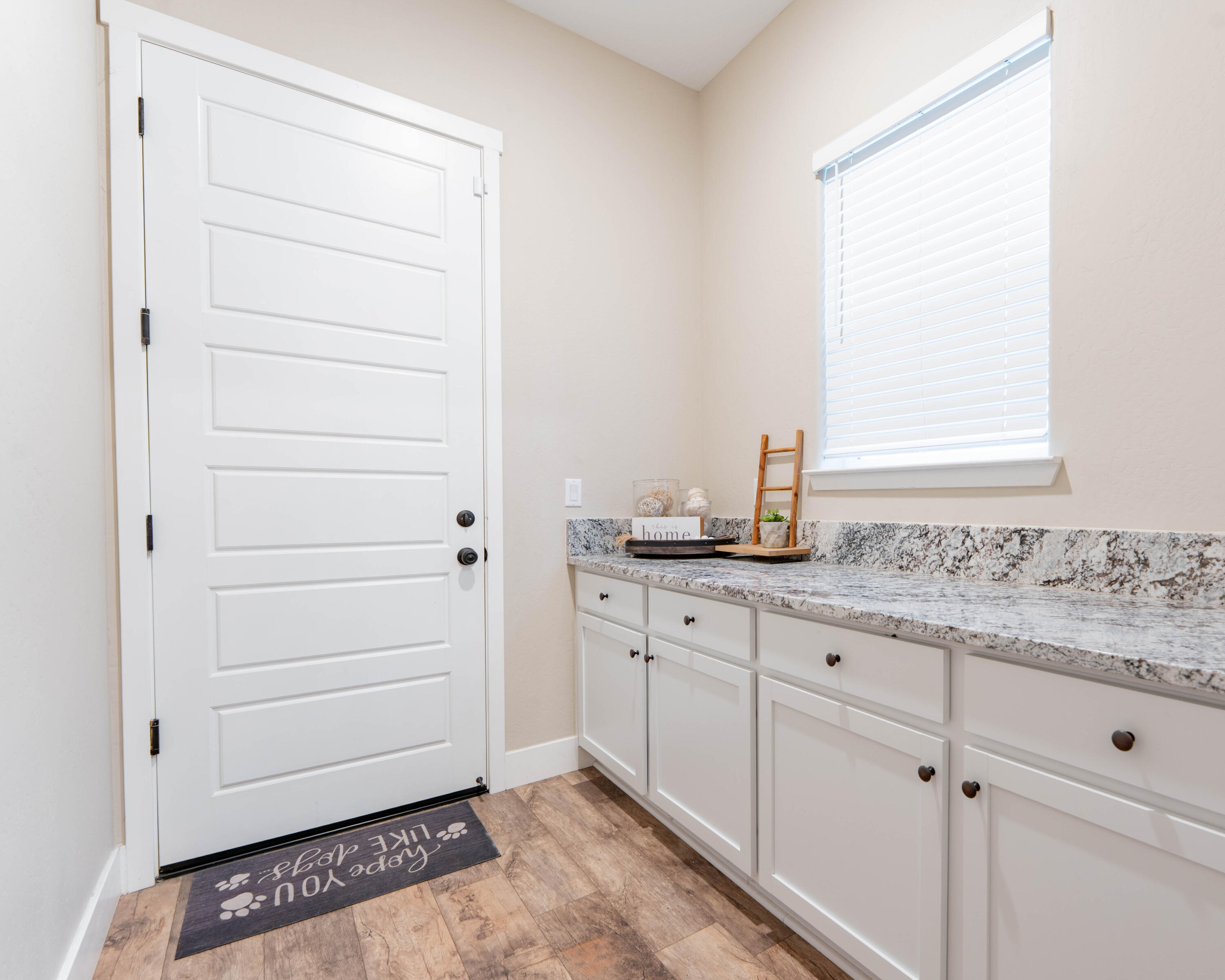 3601 W Lark Ave, Visalia, CA 93291