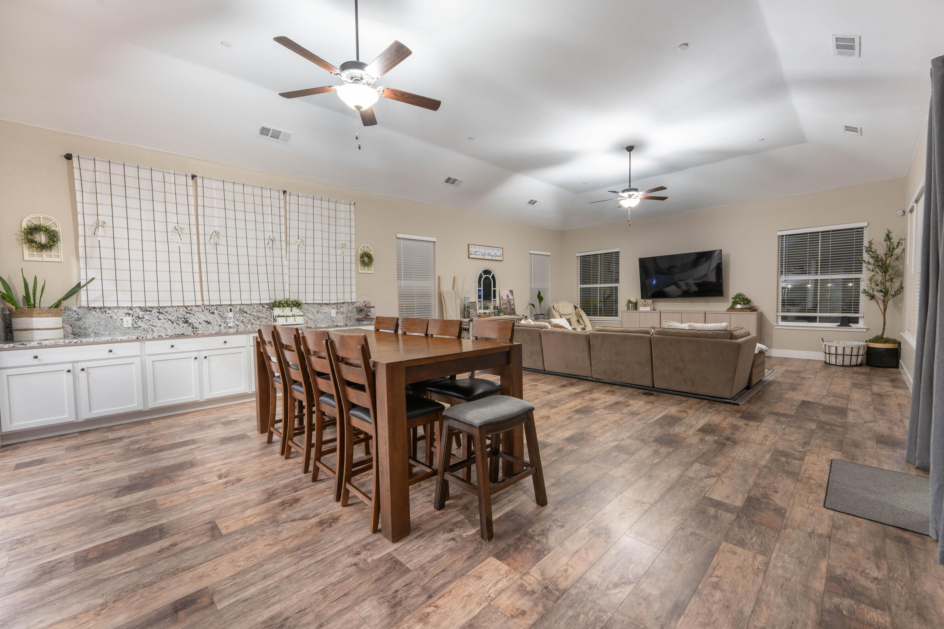 3601 W Lark Ave, Visalia, CA 93291