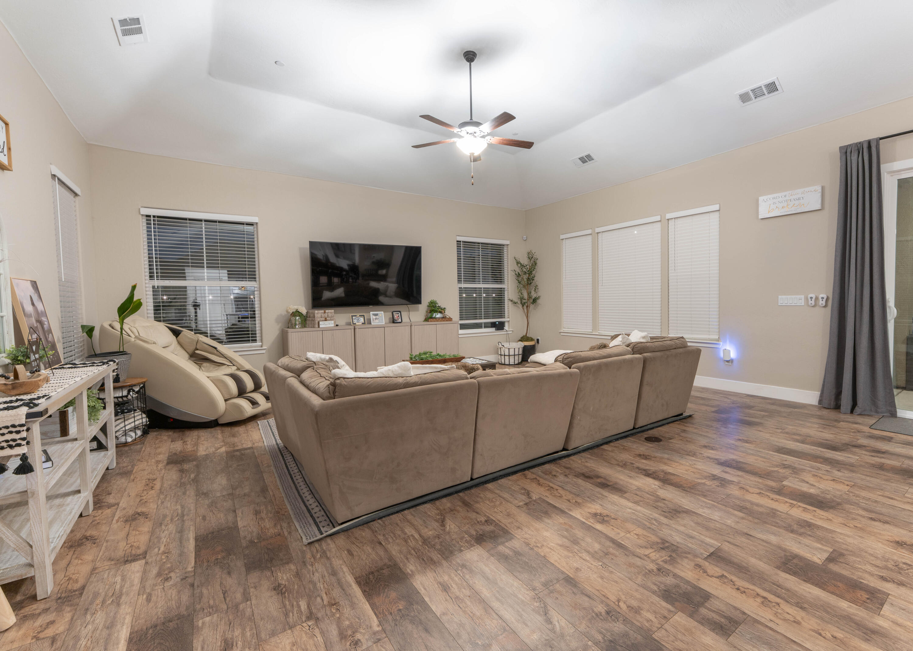 3601 W Lark Ave, Visalia, CA 93291