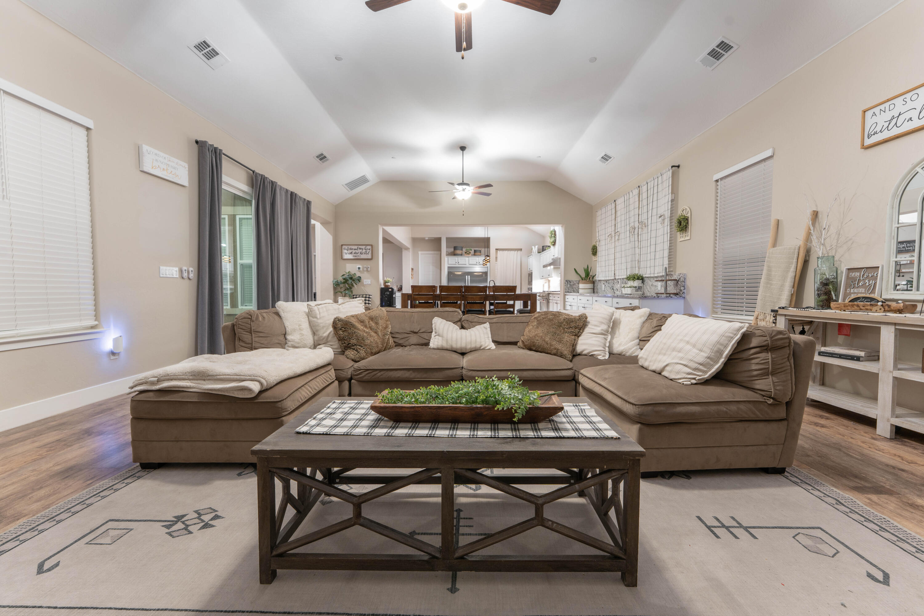 3601 W Lark Ave, Visalia, CA 93291