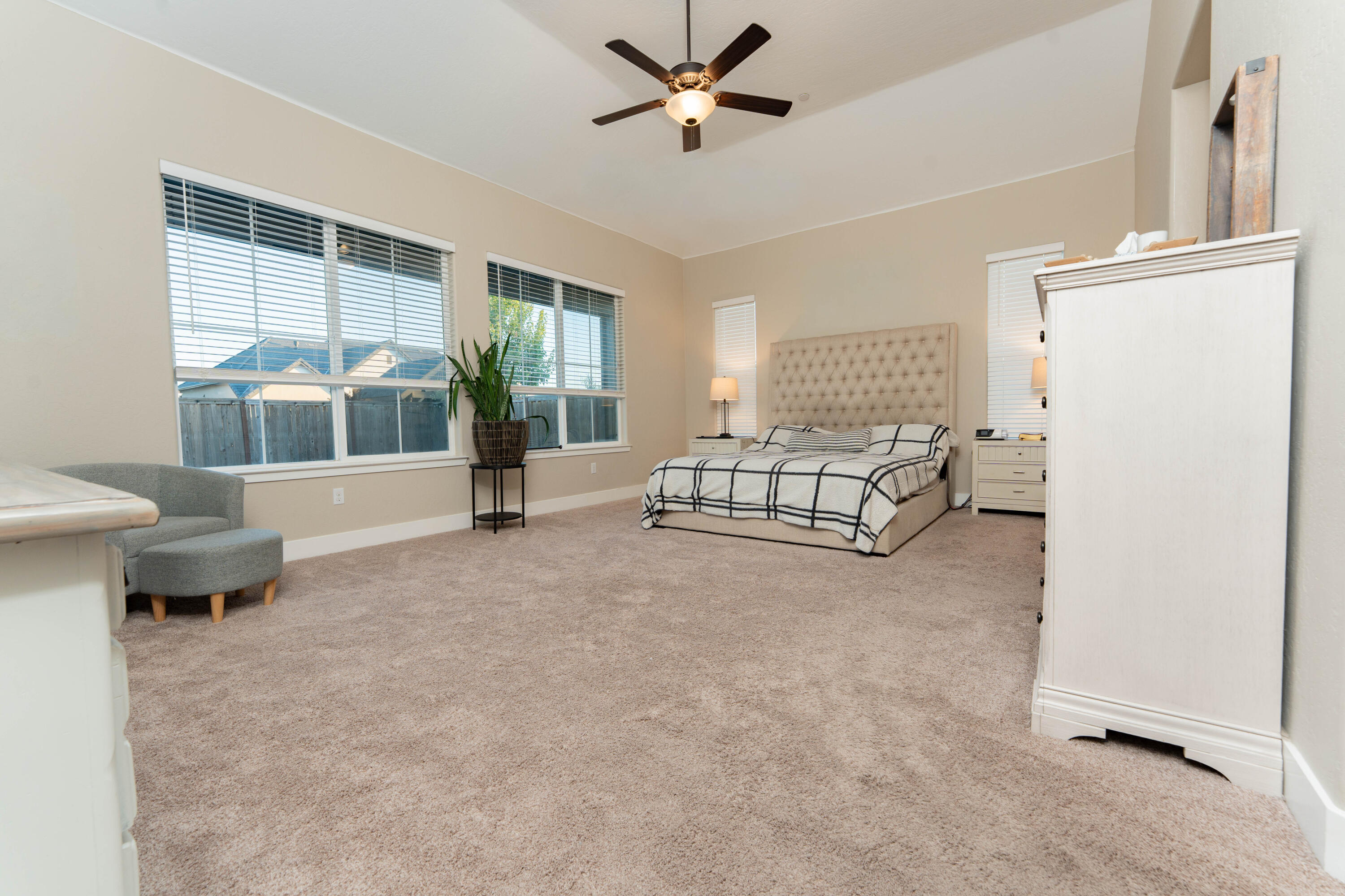 3601 W Lark Ave, Visalia, CA 93291