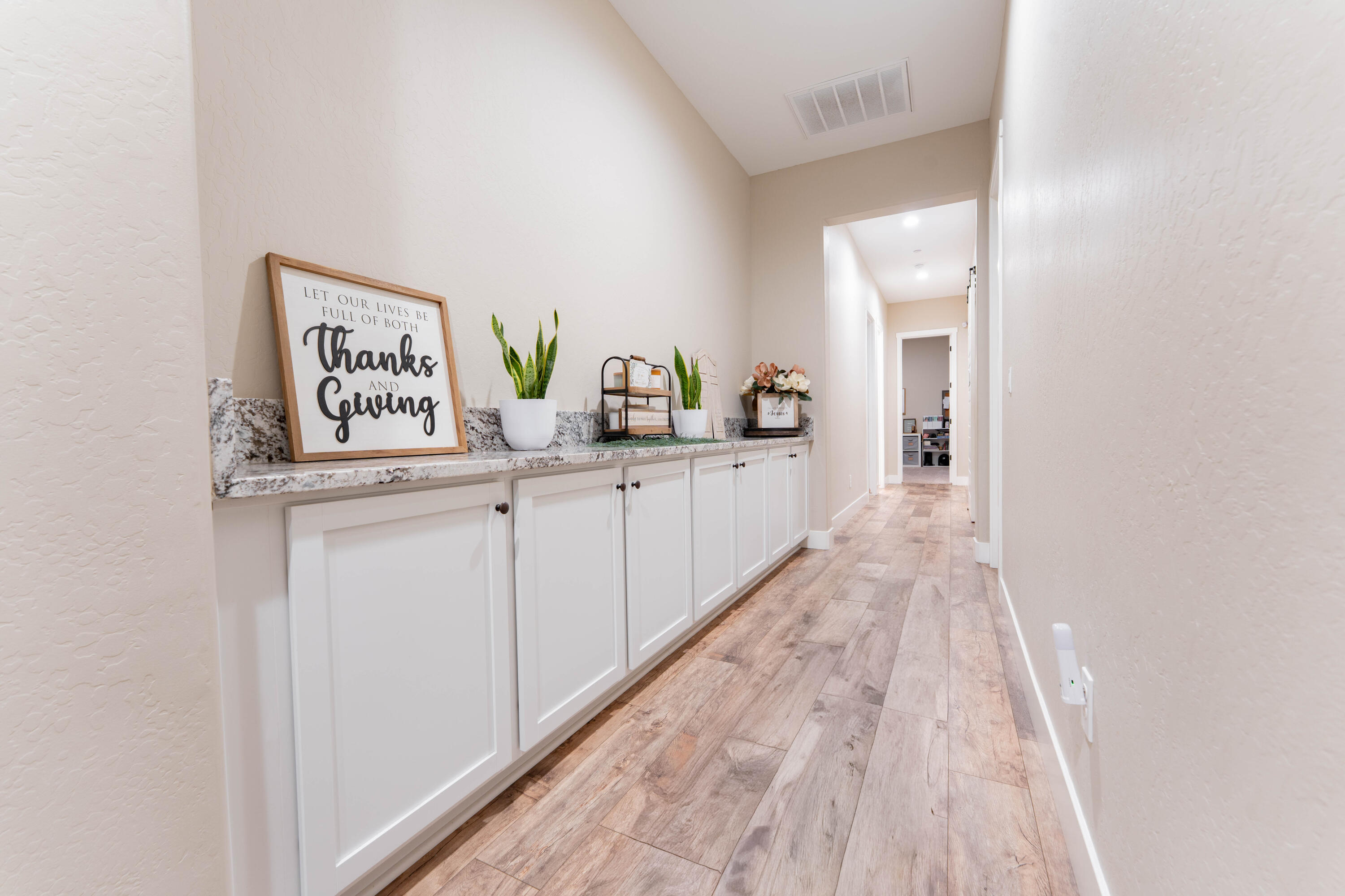 3601 W Lark Ave, Visalia, CA 93291