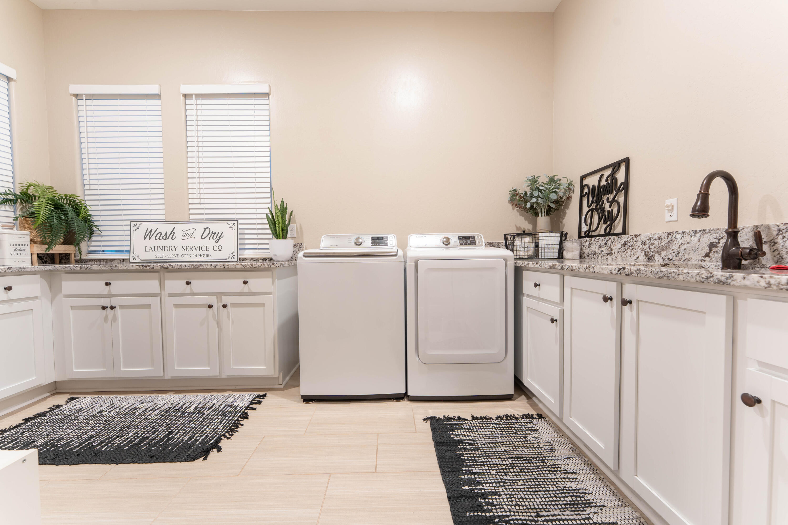3601 W Lark Ave, Visalia, CA 93291