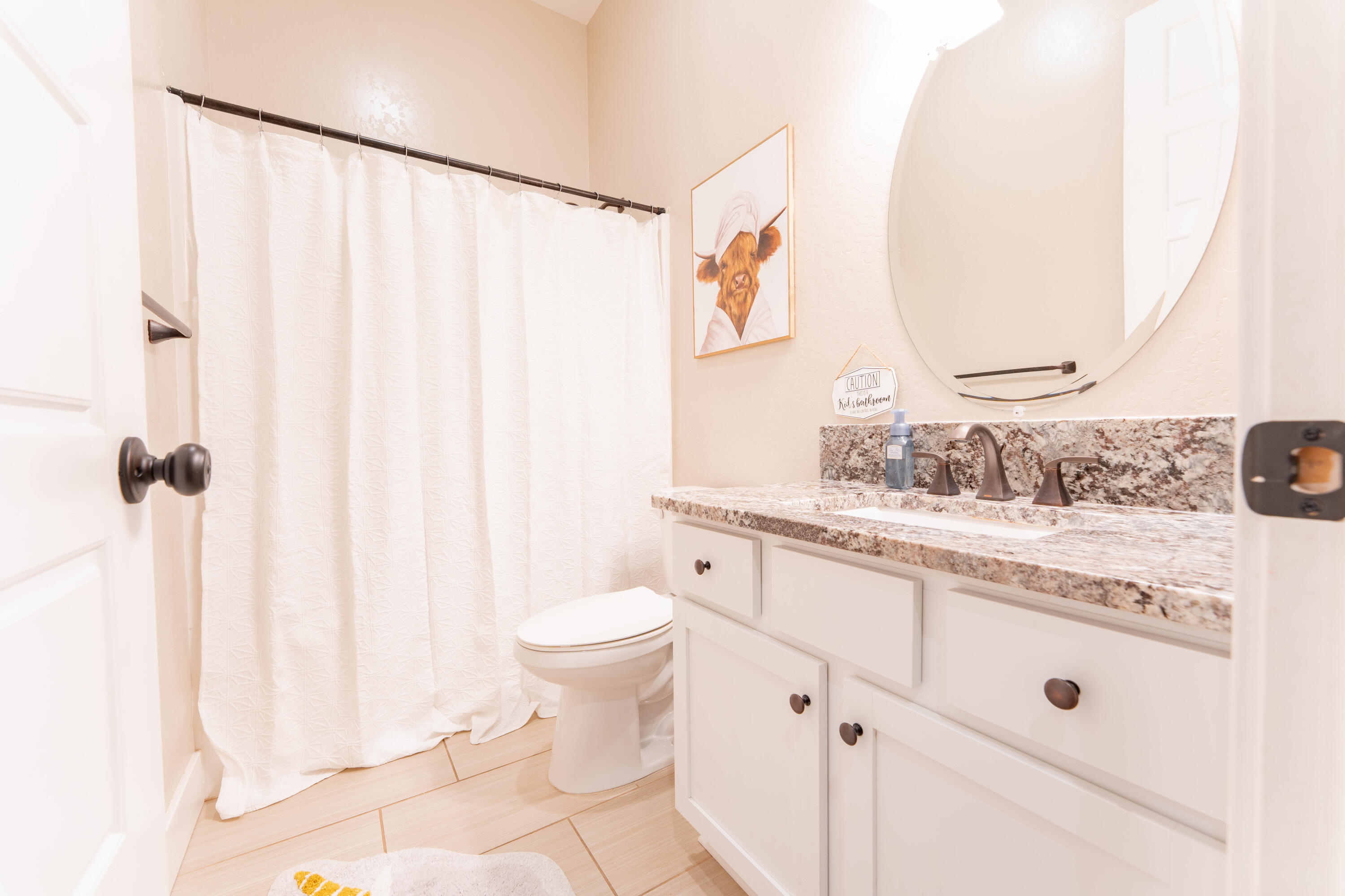 3601 W Lark Ave, Visalia, CA 93291