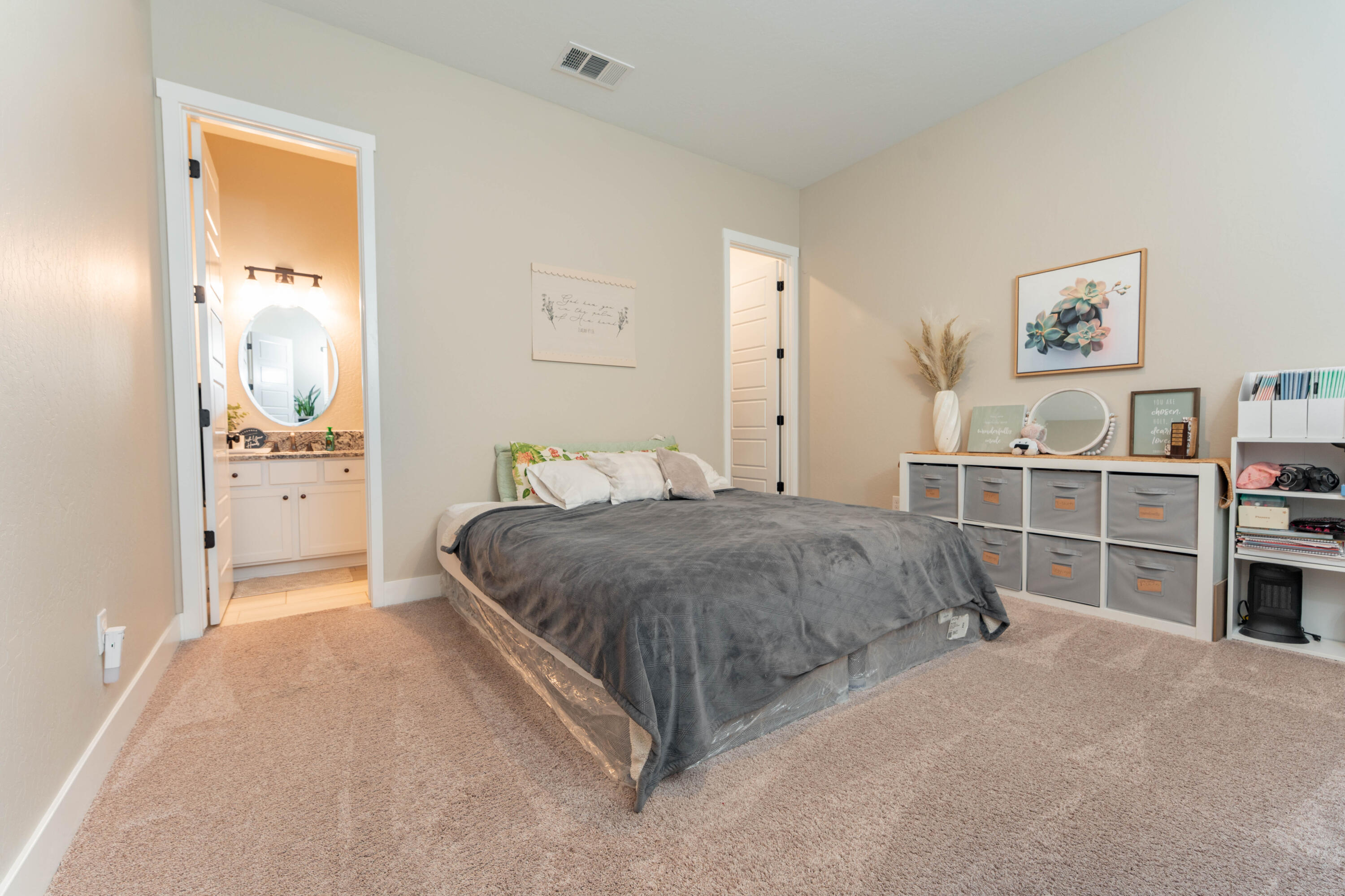 3601 W Lark Ave, Visalia, CA 93291
