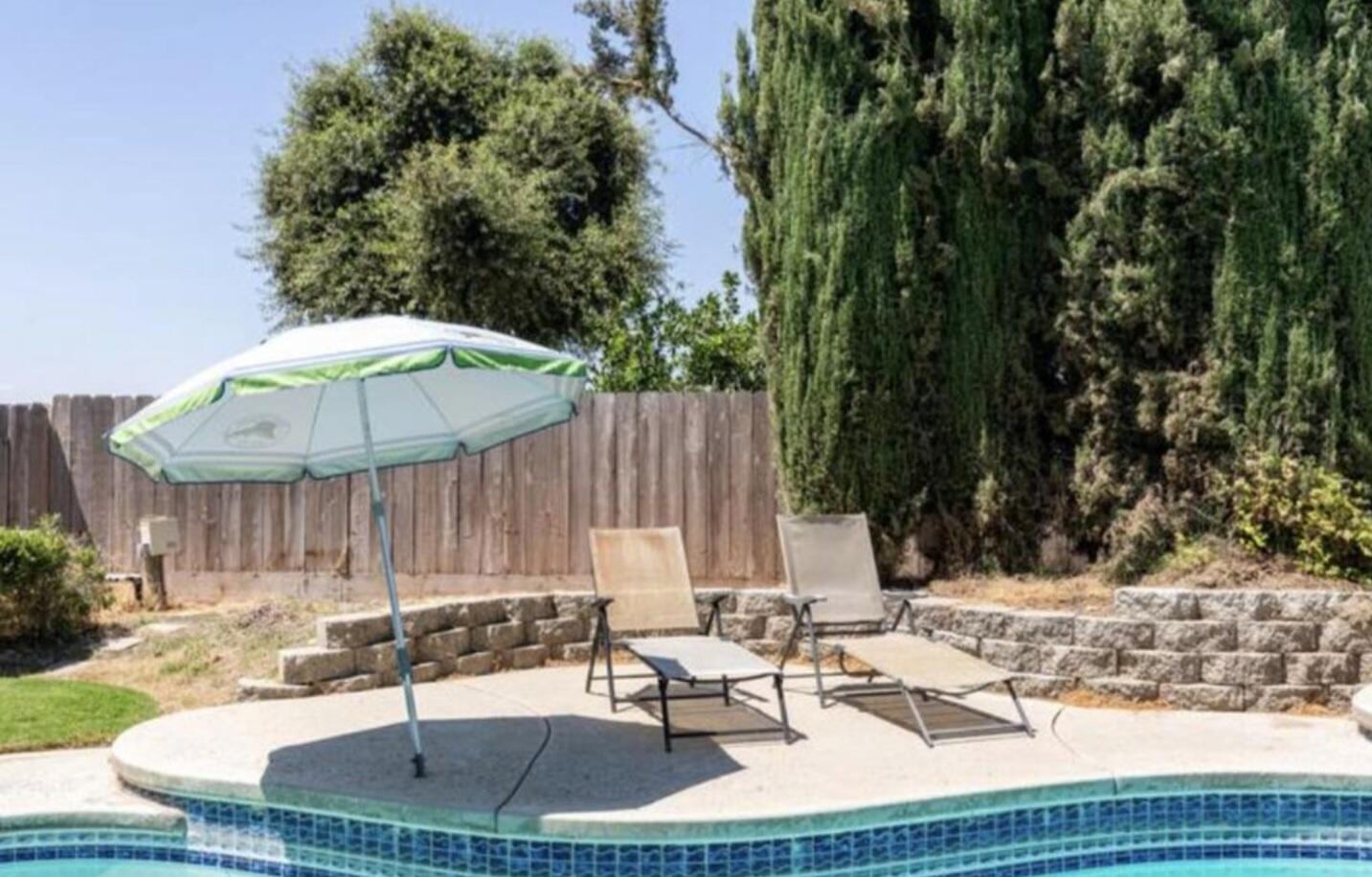 1239 Linda Way, Porterville, CA 93257