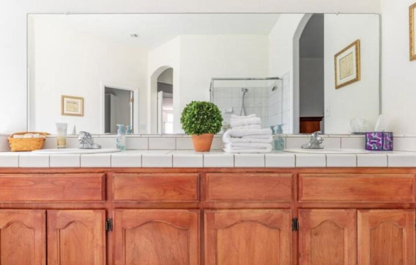 1239 Linda Way, Porterville, CA 93257
