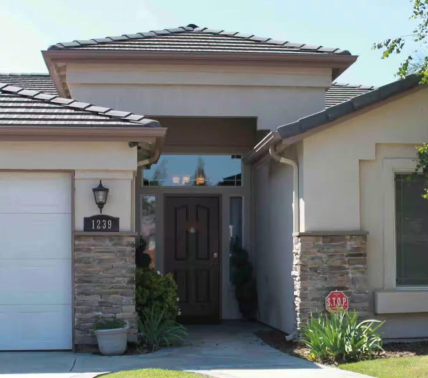 1239 Linda Way, Porterville, CA 93257