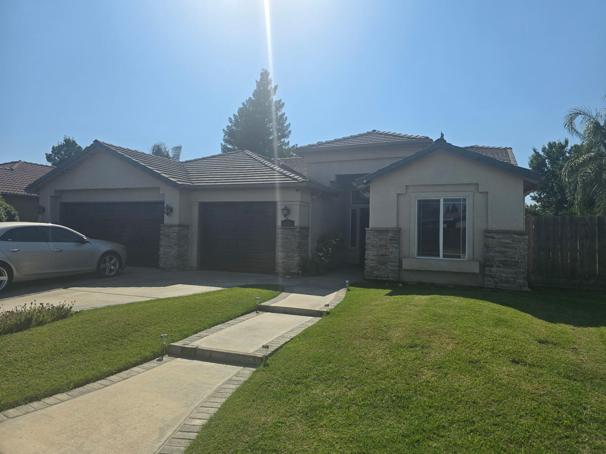 1239 Linda Way, Porterville, CA 93257