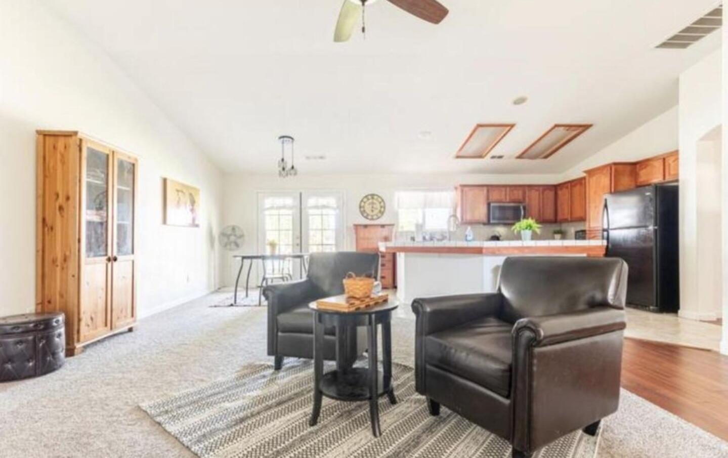 1239 Linda Way, Porterville, CA 93257