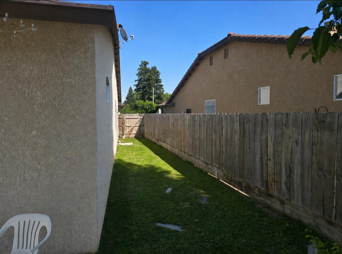 1239 Linda Way, Porterville, CA 93257