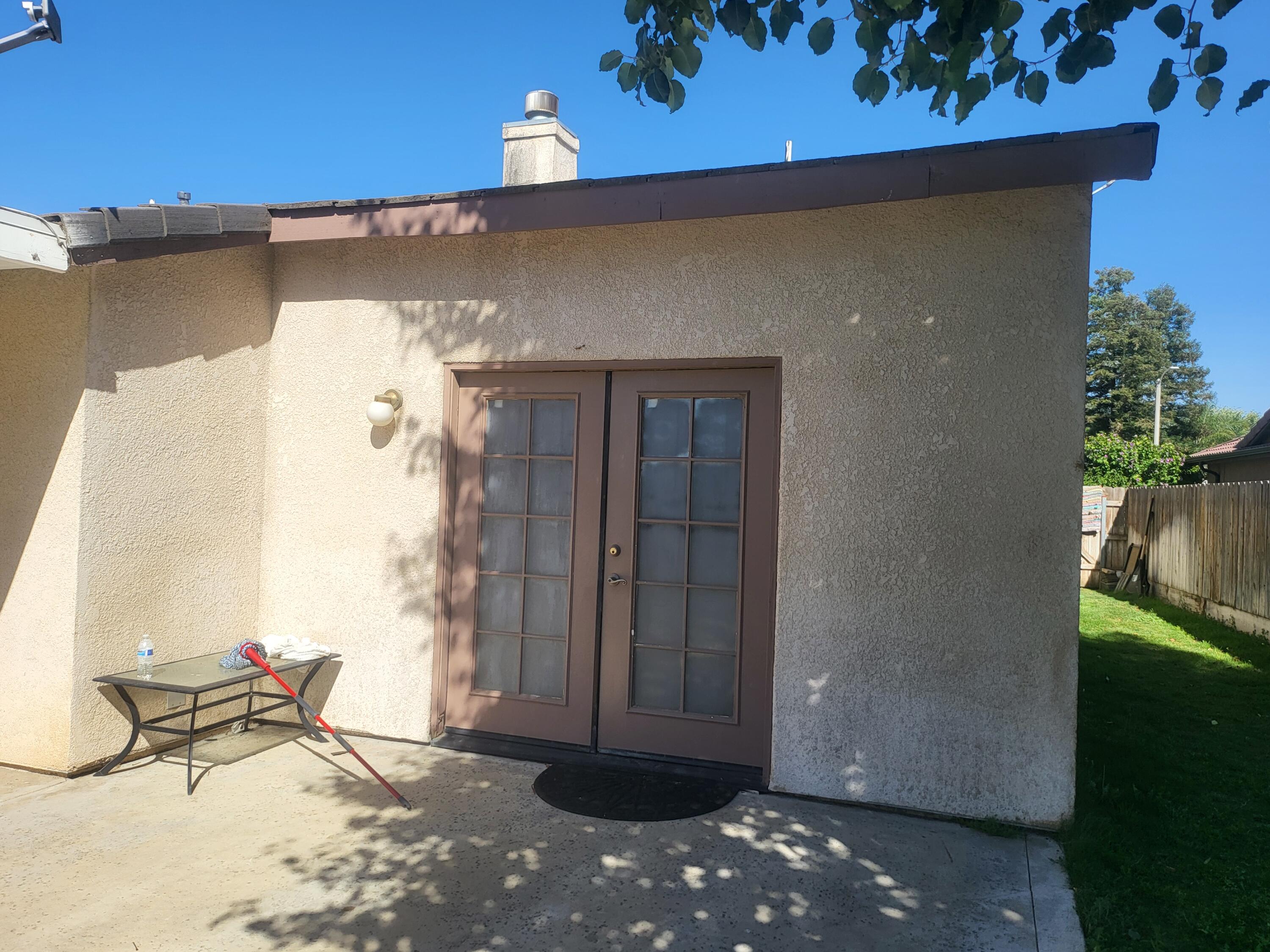 1239 Linda Way, Porterville, CA 93257
