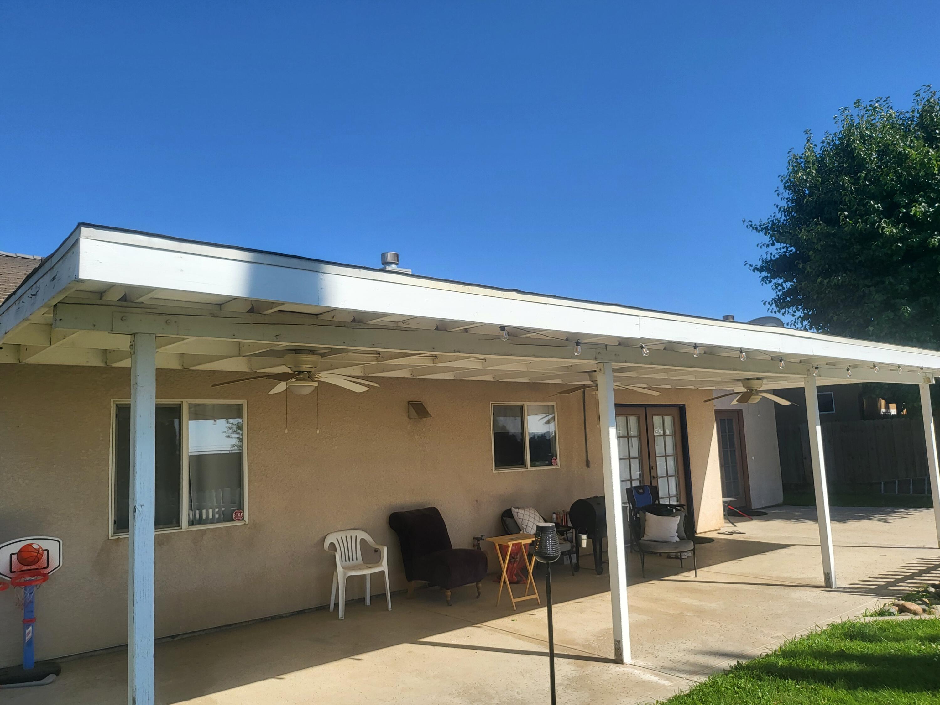 1239 Linda Way, Porterville, CA 93257