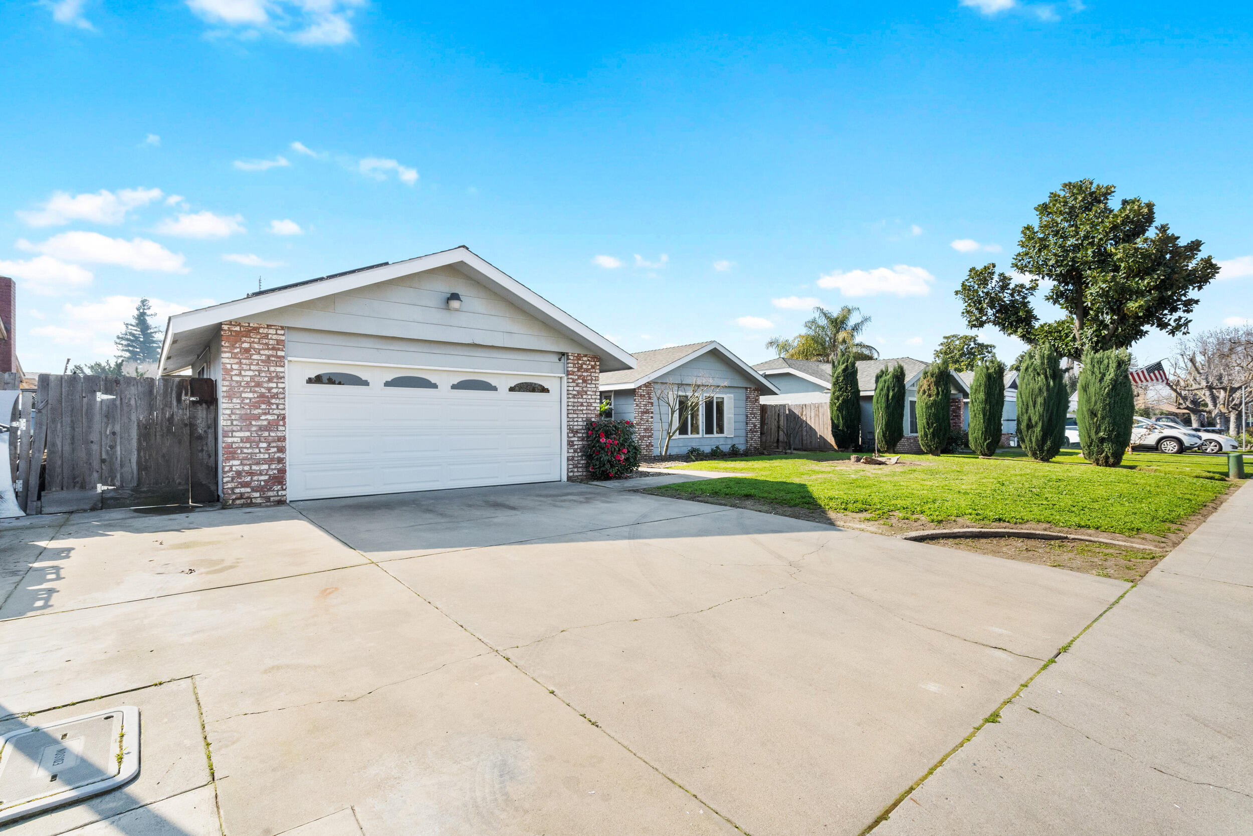 3217 W Whitendale Ave, Visalia, CA 93277