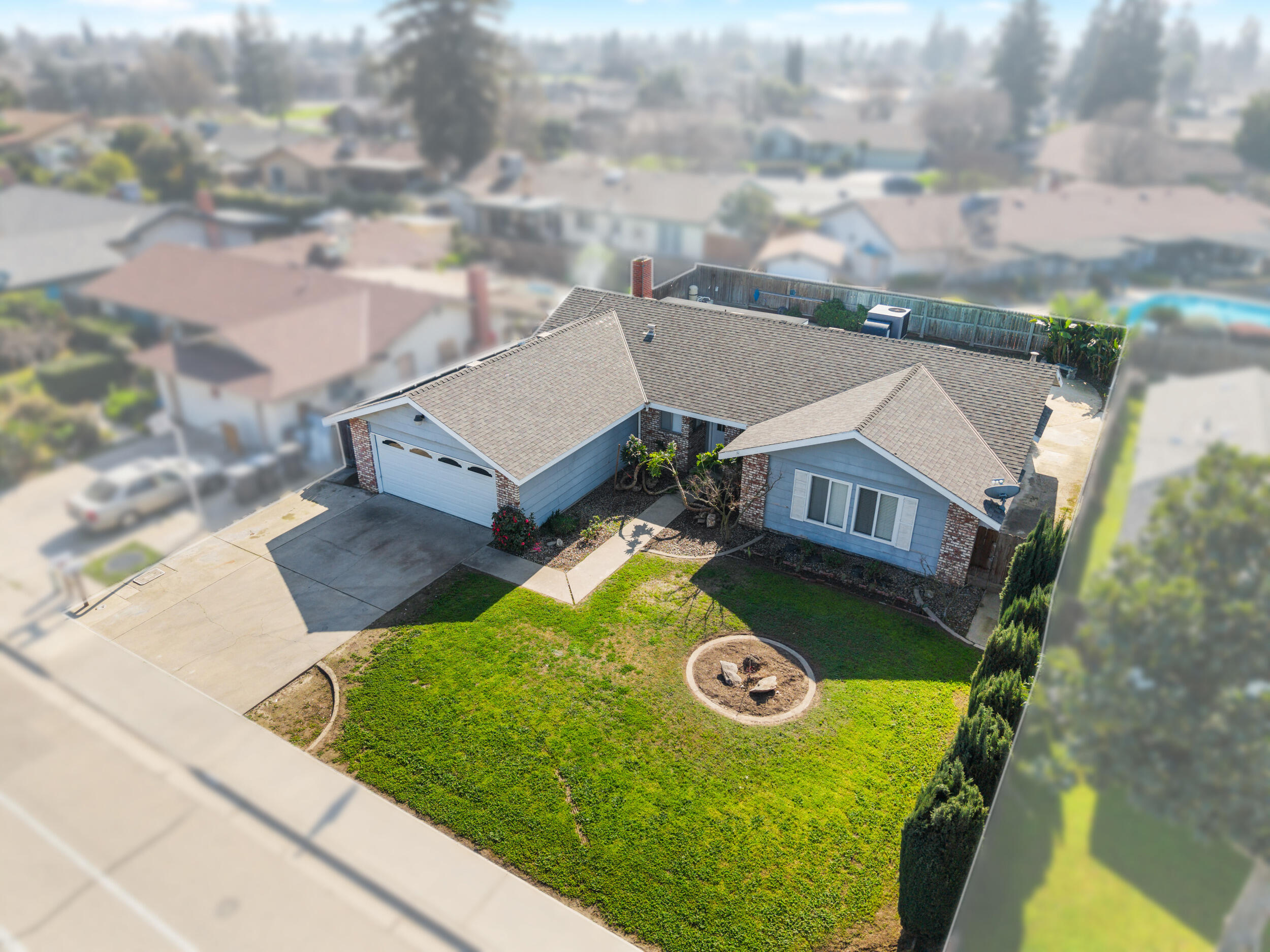3217 W Whitendale Ave, Visalia, CA 93277