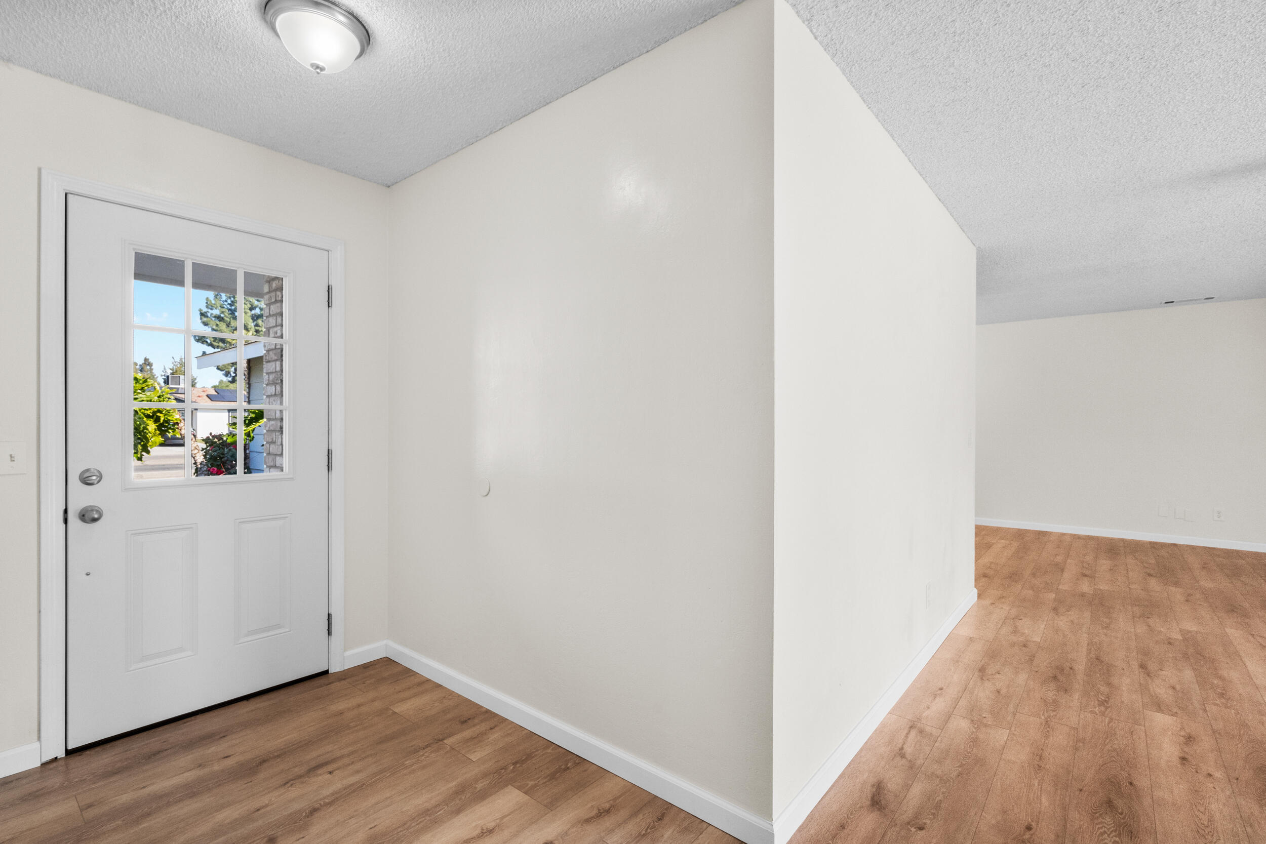 3217 W Whitendale Ave, Visalia, CA 93277