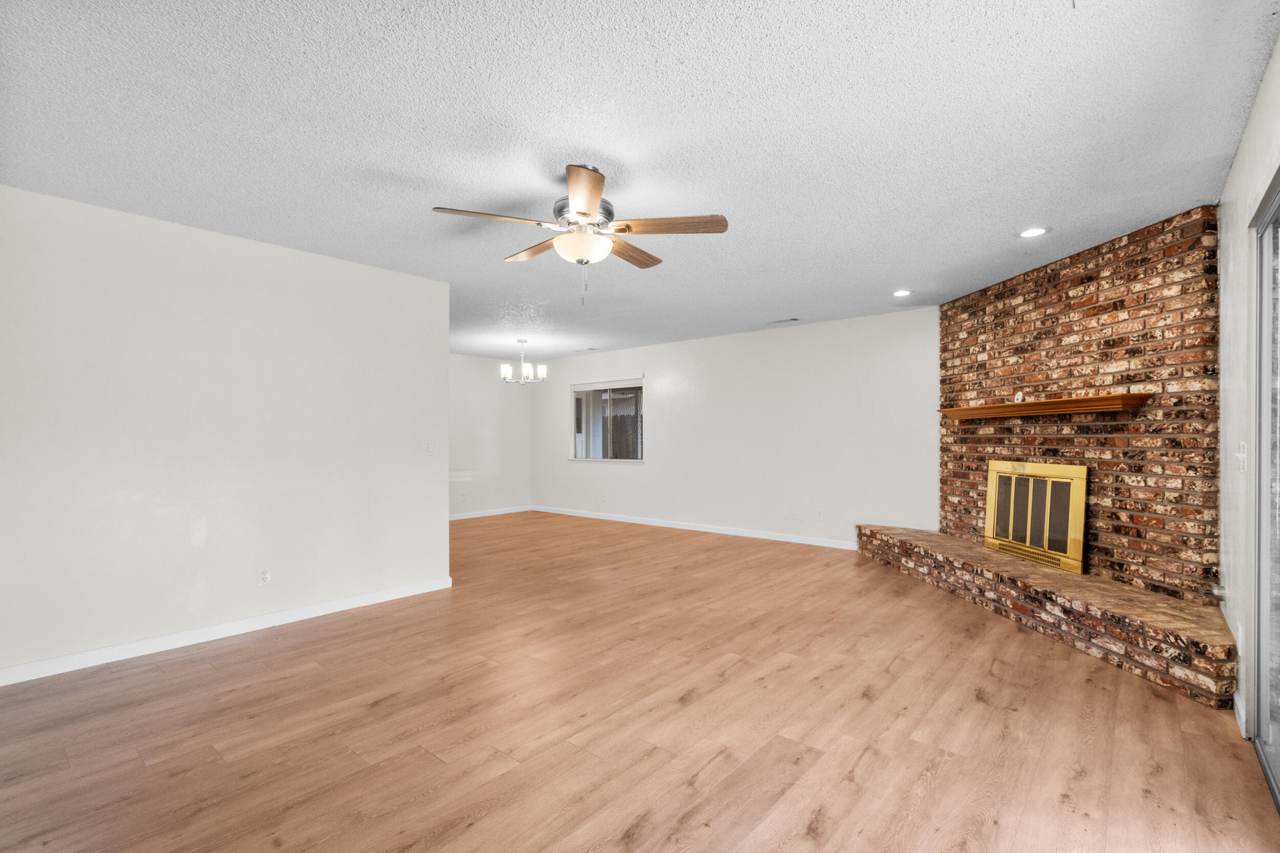 3217 W Whitendale Ave, Visalia, CA 93277