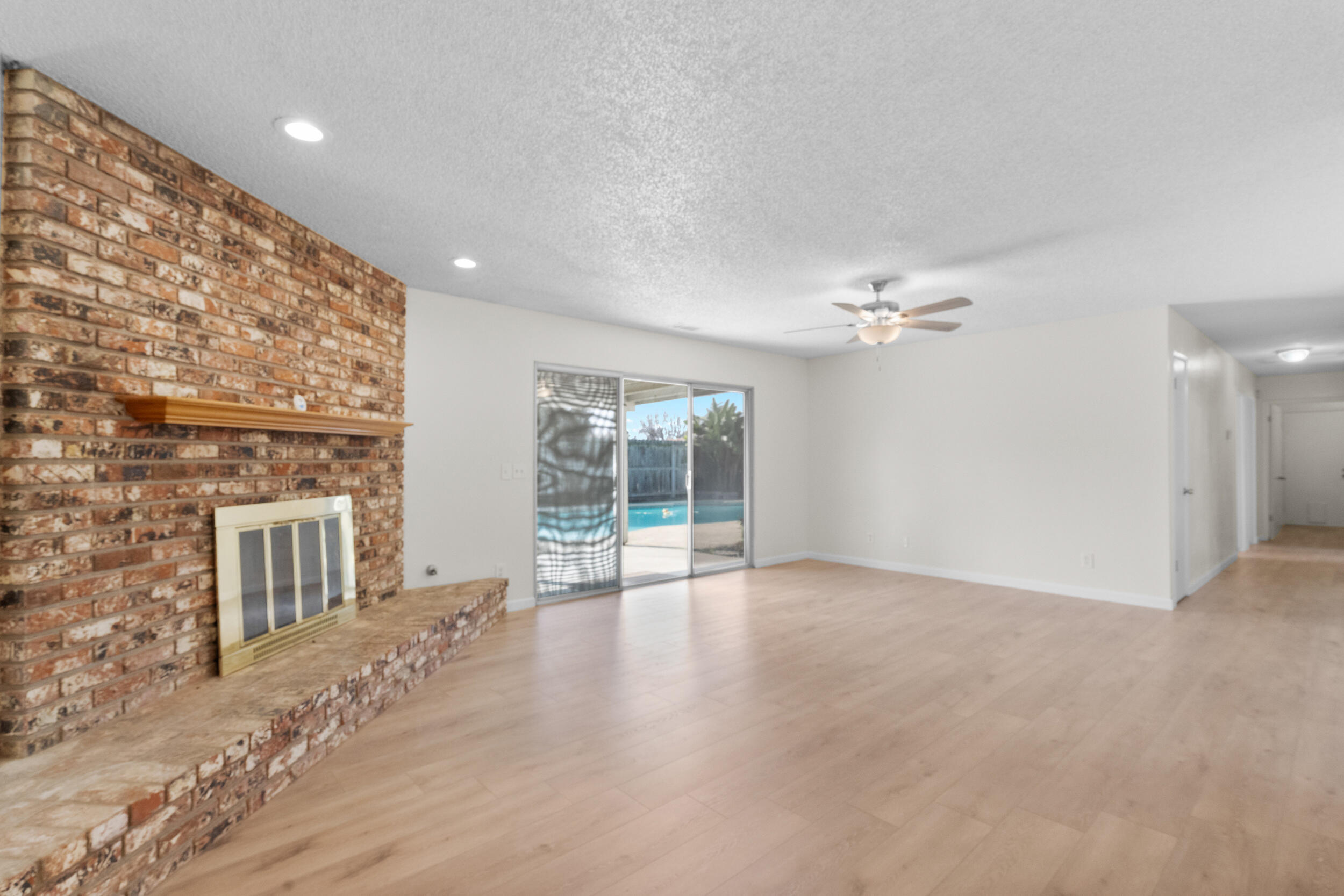 3217 W Whitendale Ave, Visalia, CA 93277