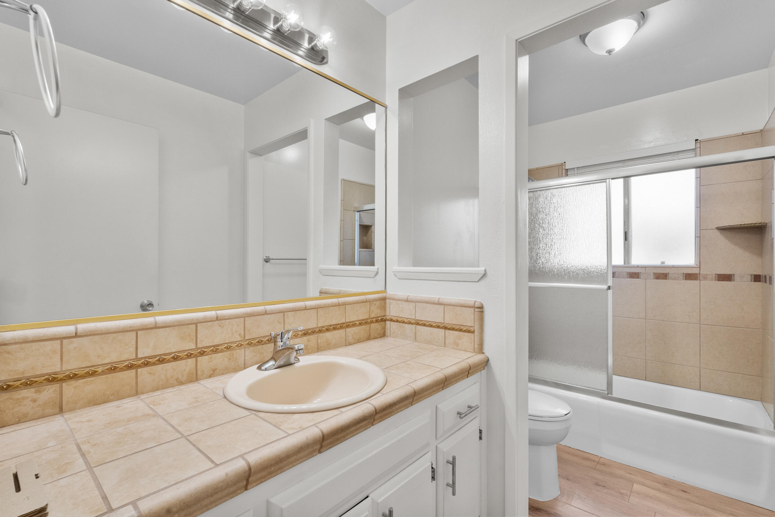 3217 W Whitendale Ave, Visalia, CA 93277