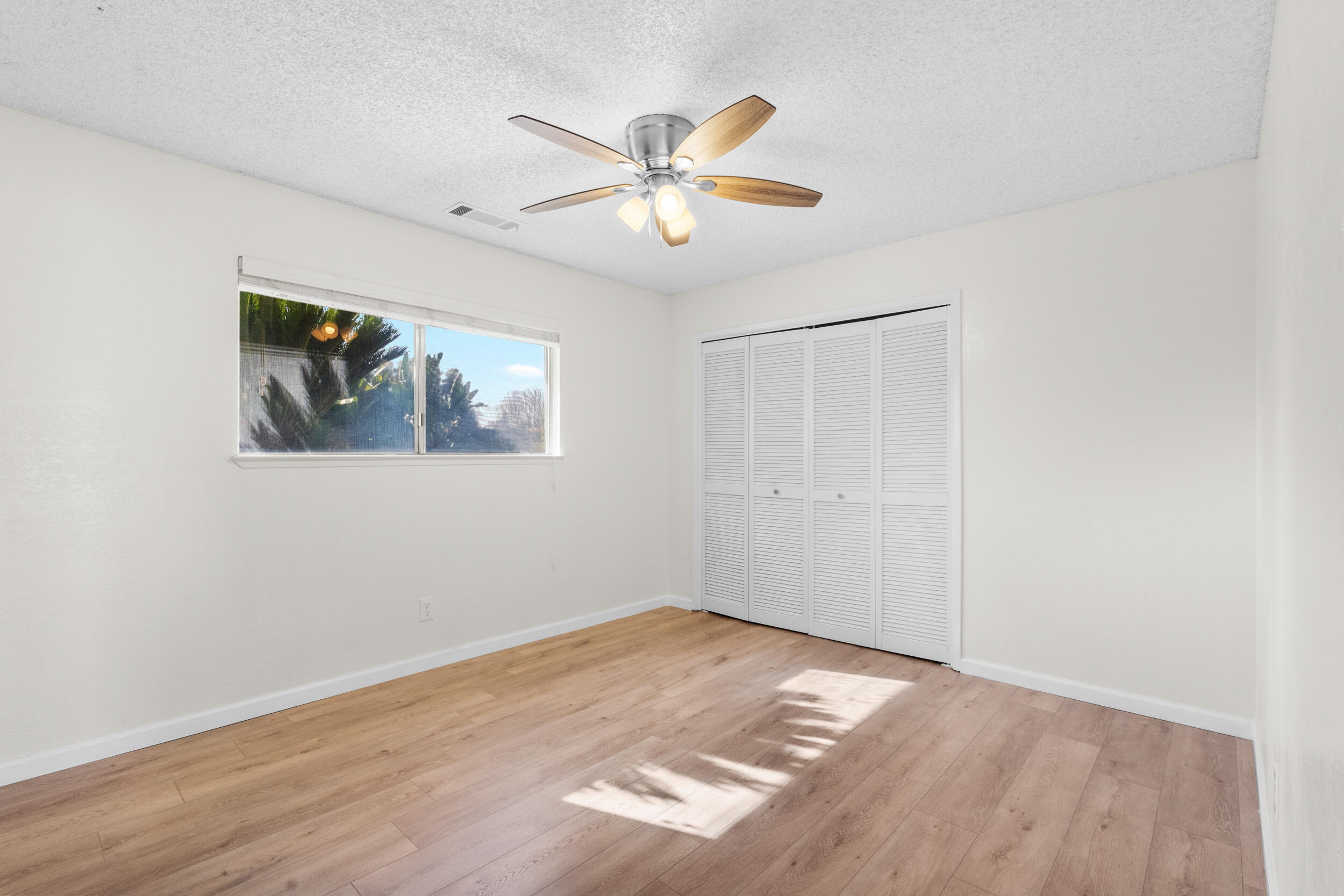 3217 W Whitendale Ave, Visalia, CA 93277