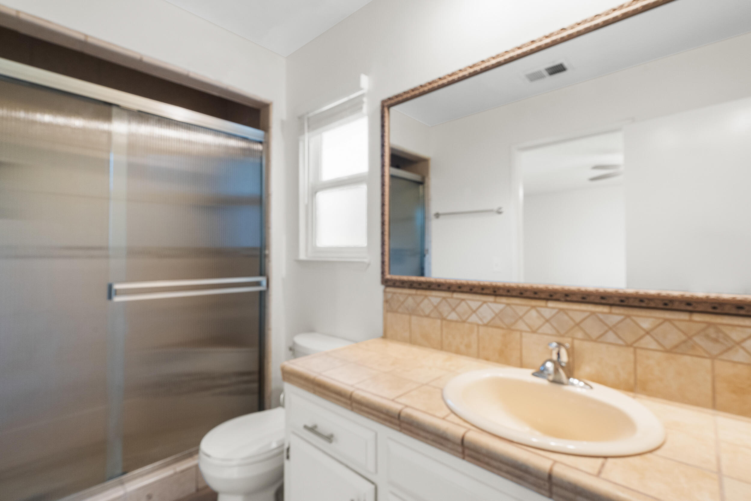3217 W Whitendale Ave, Visalia, CA 93277
