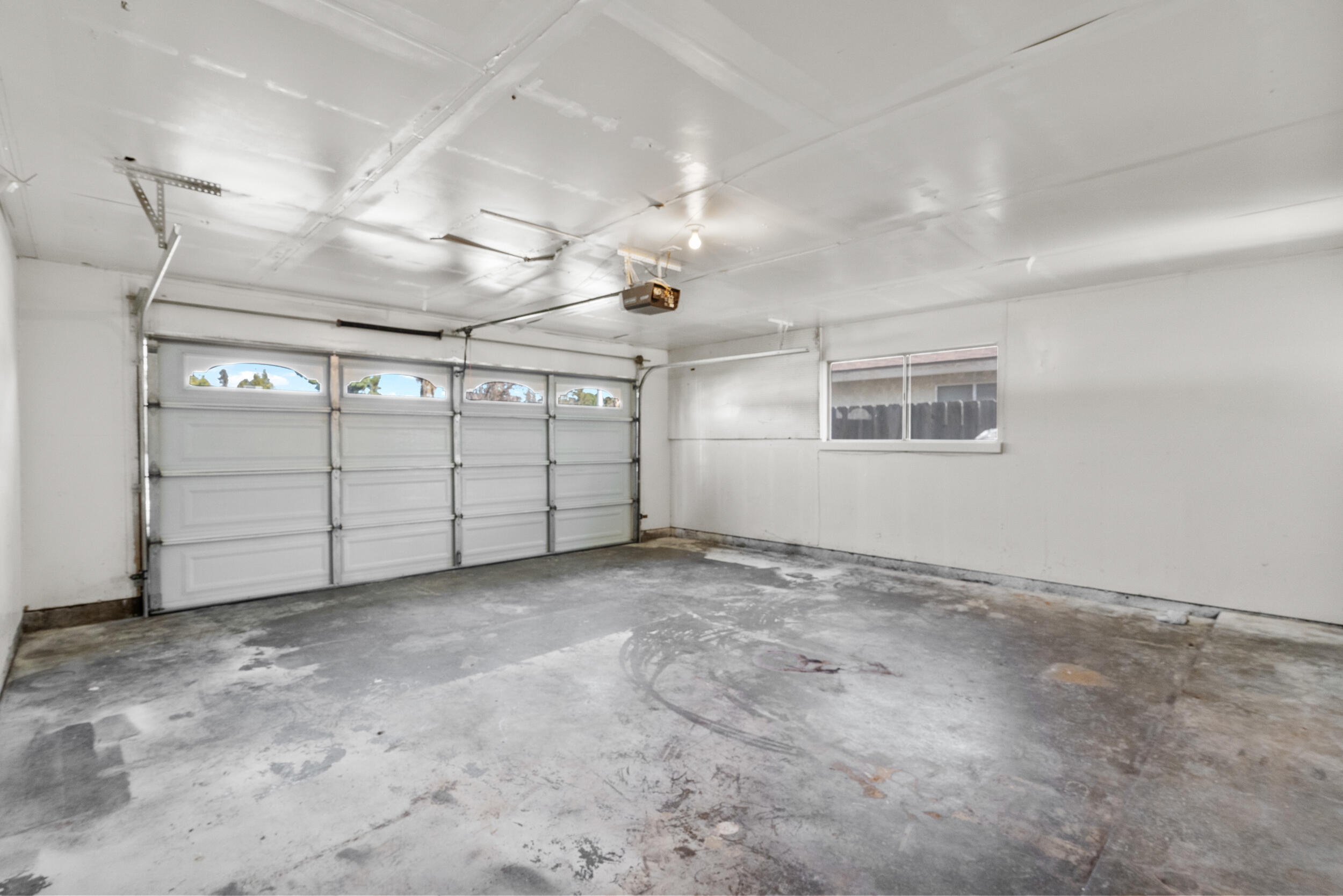 3217 W Whitendale Ave, Visalia, CA 93277