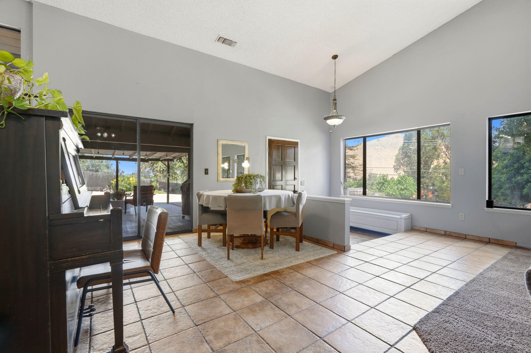 28843 California 190, Porterville, CA 93257