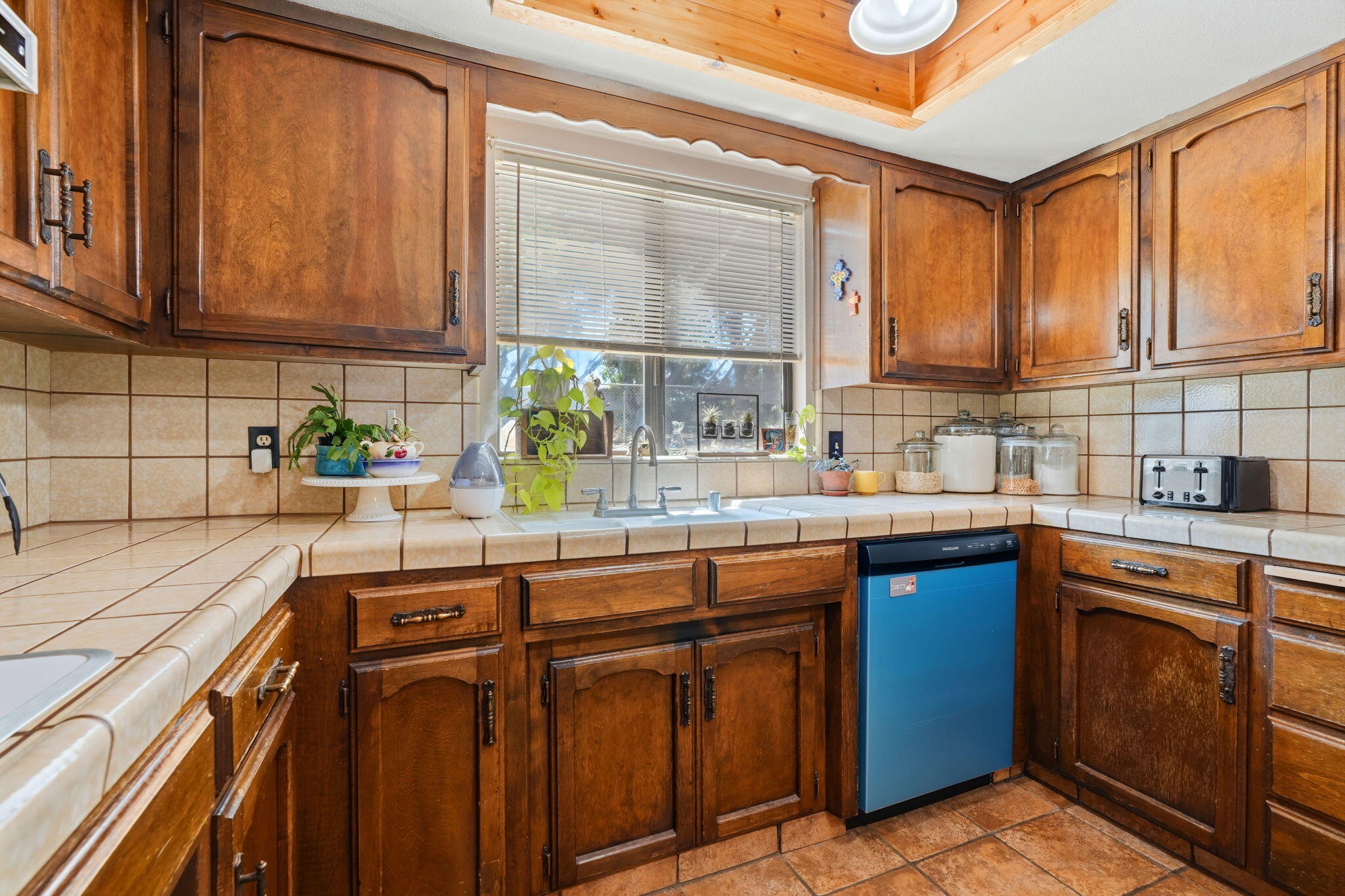 28843 California 190, Porterville, CA 93257