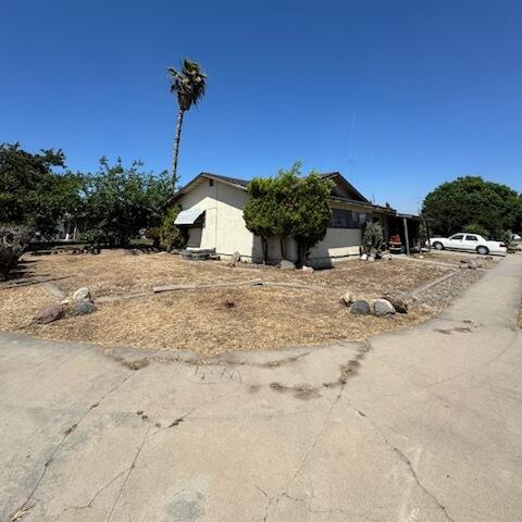 1482 E Walnut Ave, Tulare, CA 93274