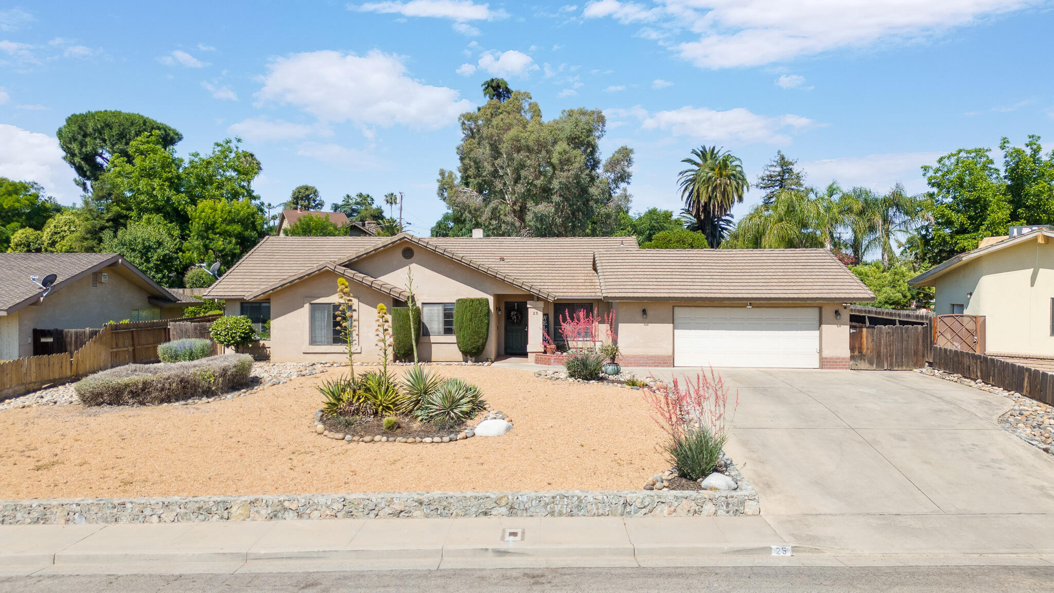 25 Fairway Dr, Porterville, CA 93257