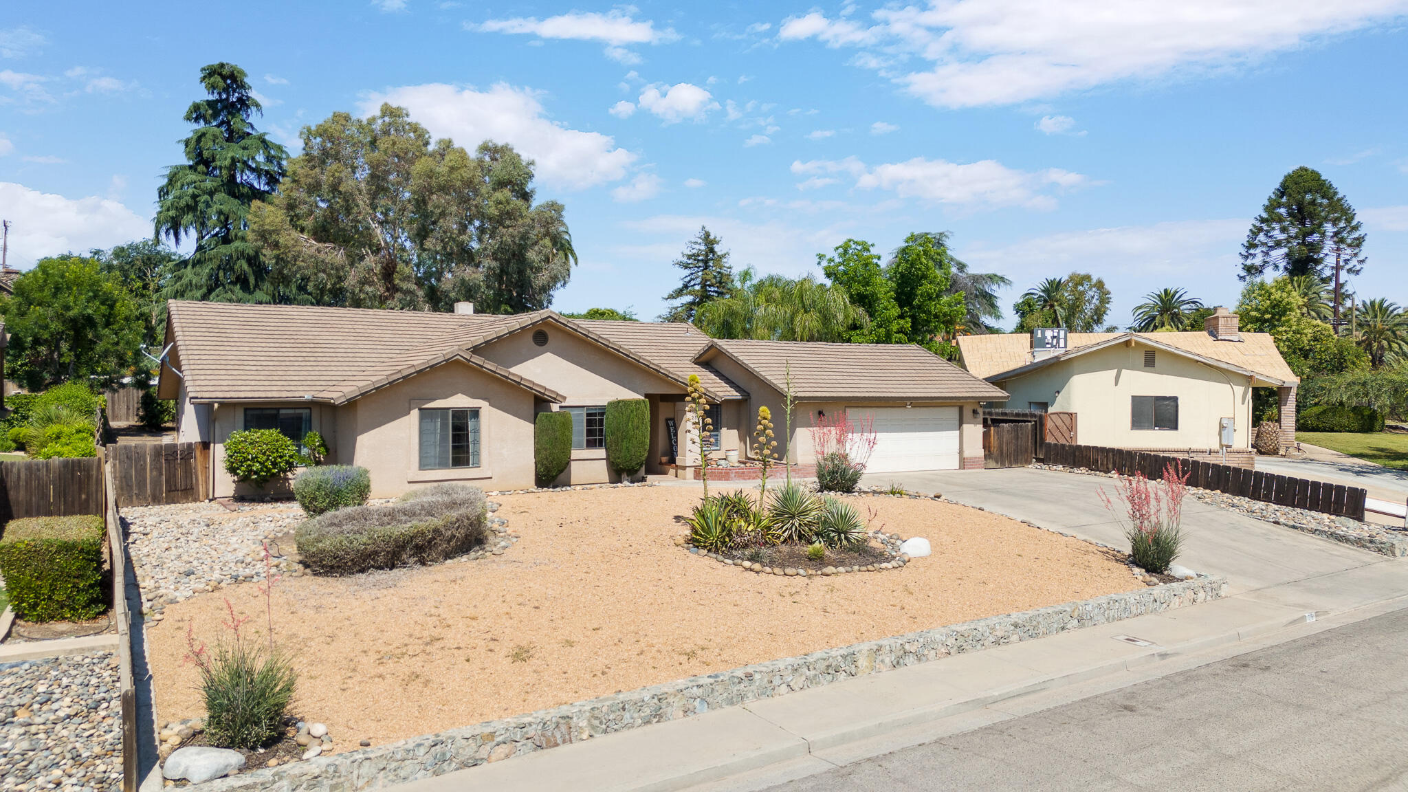 25 Fairway Dr, Porterville, CA 93257