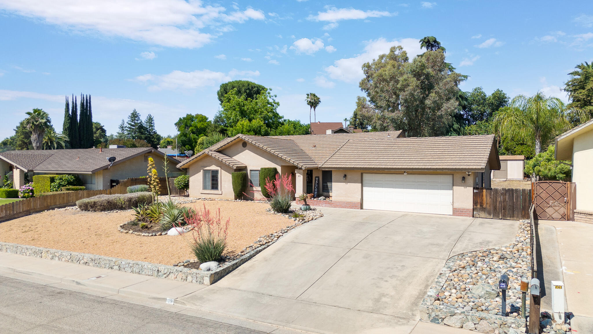 25 Fairway Dr, Porterville, CA 93257
