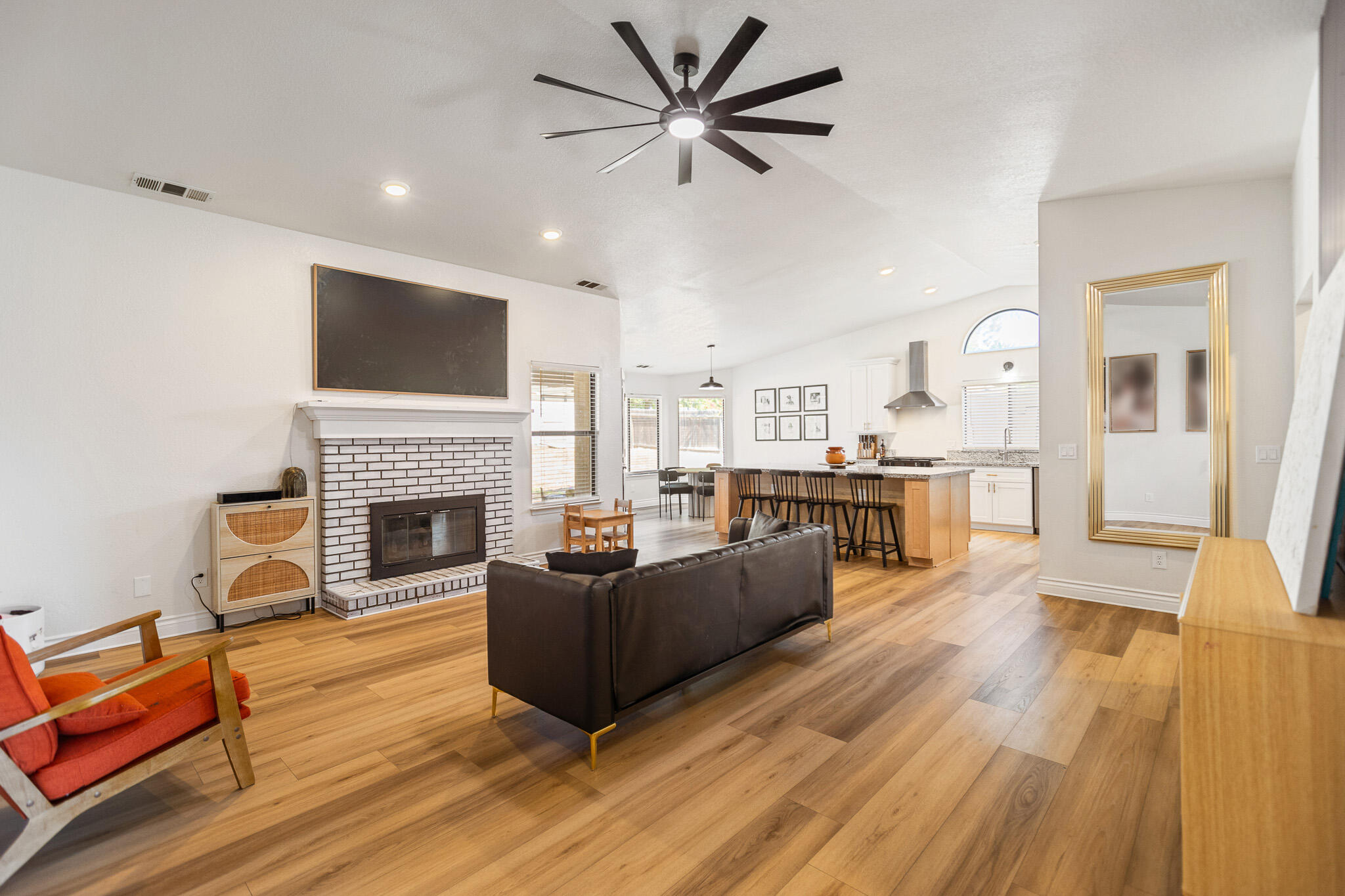25 Fairway Dr, Porterville, CA 93257
