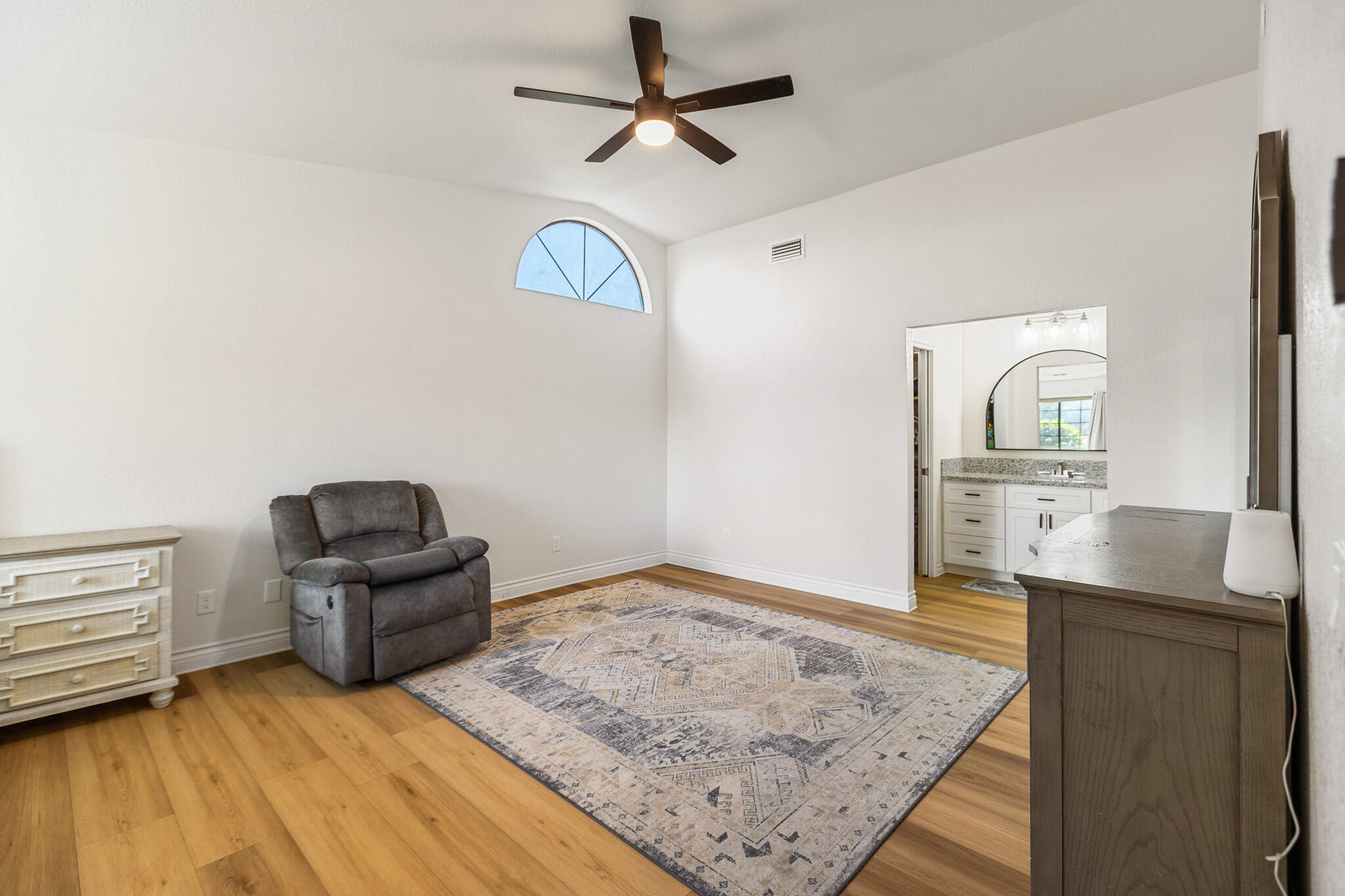 25 Fairway Dr, Porterville, CA 93257